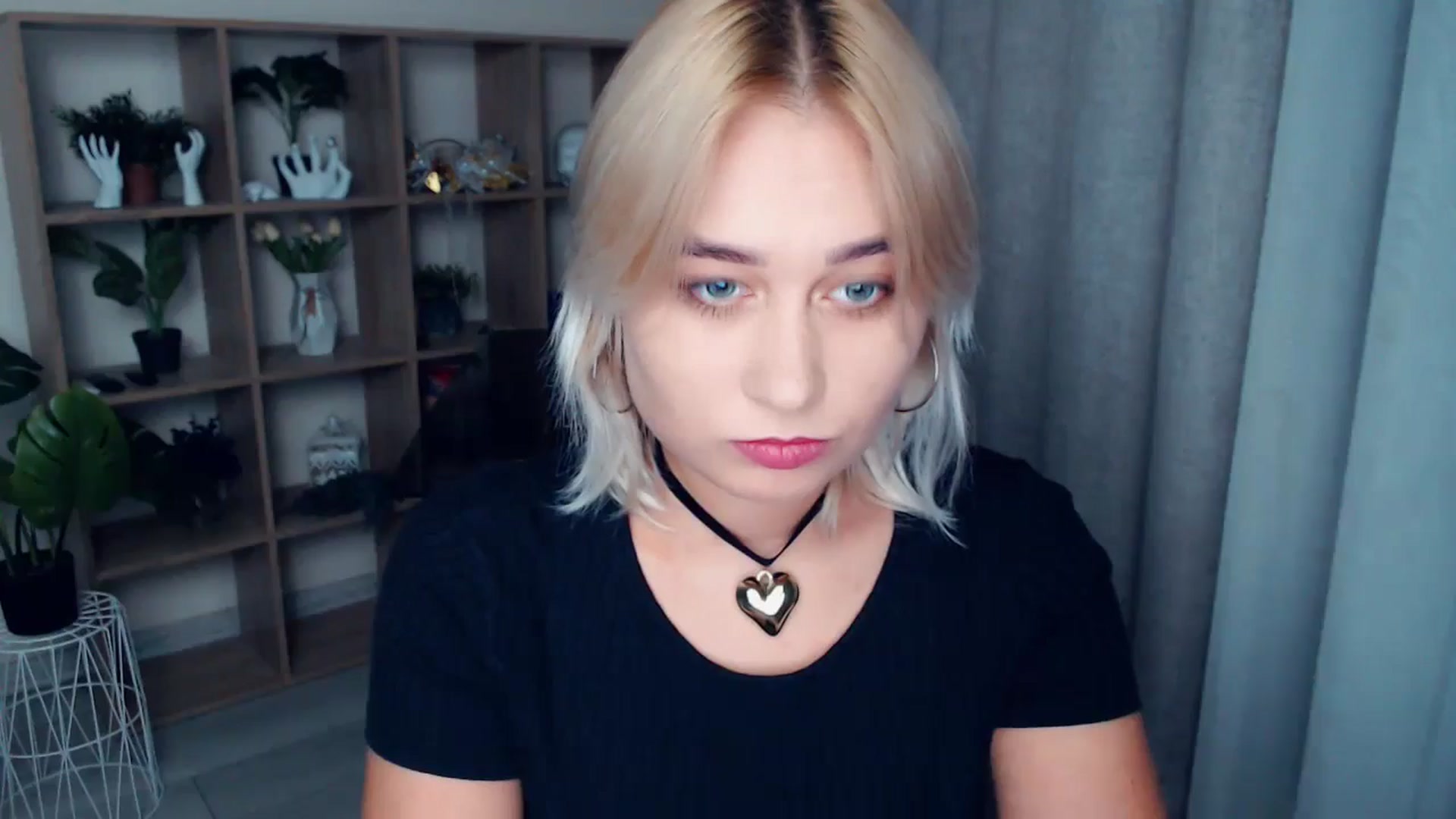 Gallery image thumbnail from Kukla_kolduna's myfreecams stream on, 09/25/2024, 18:06 image 4 of 20