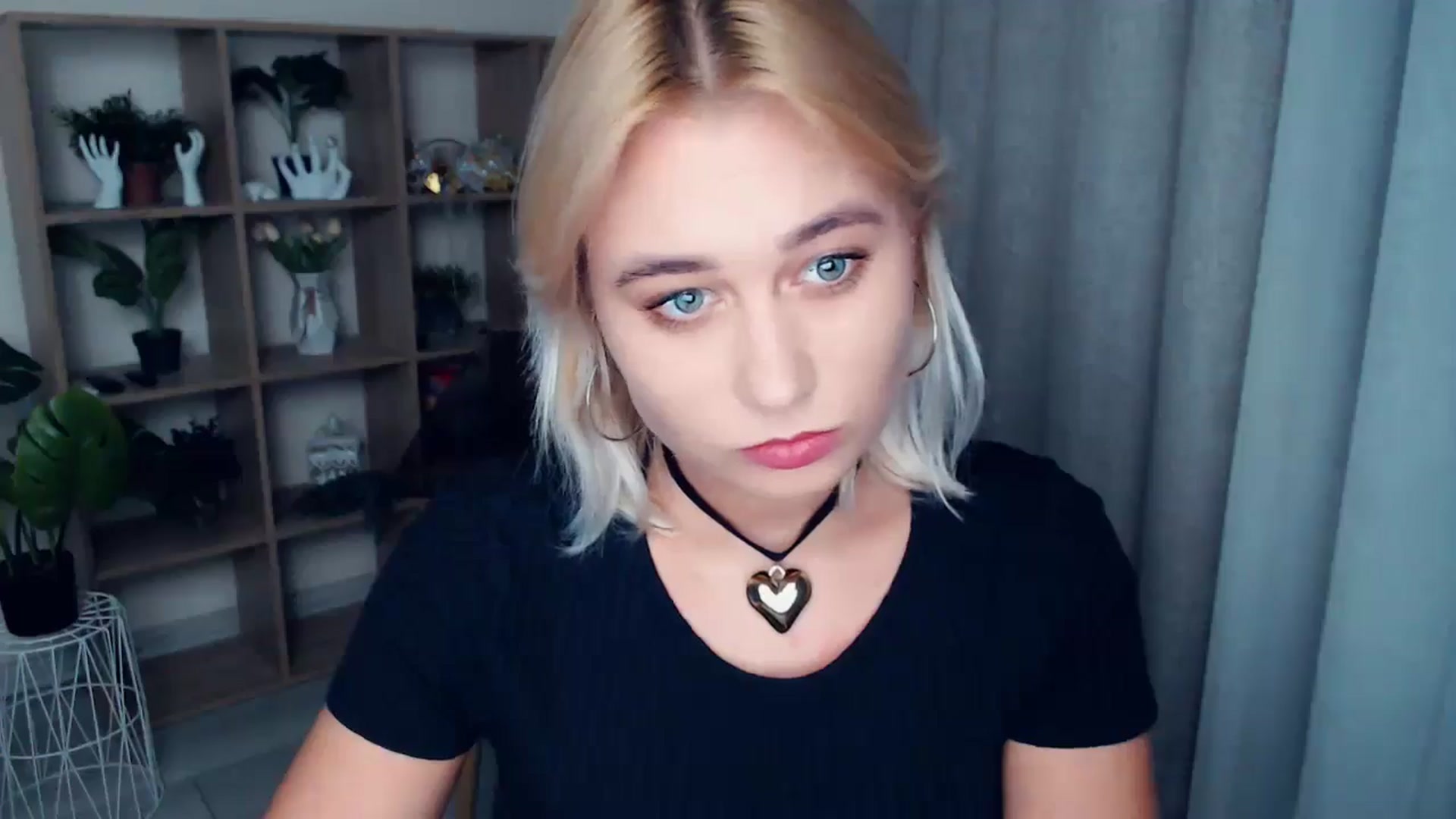 Gallery image thumbnail from Kukla_kolduna's myfreecams stream on, 09/25/2024, 18:06 image 11 of 20