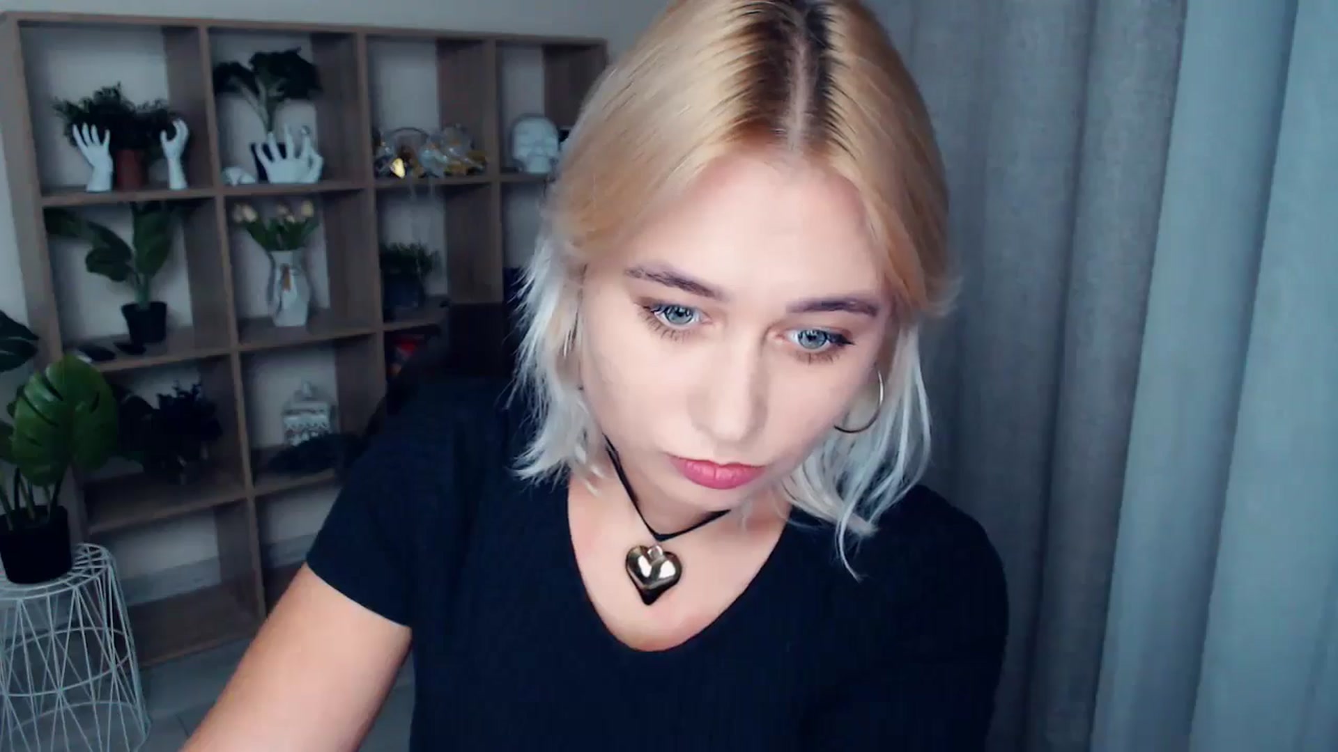Gallery image thumbnail from Kukla_kolduna's myfreecams stream on, 09/25/2024, 18:06 image 18 of 20