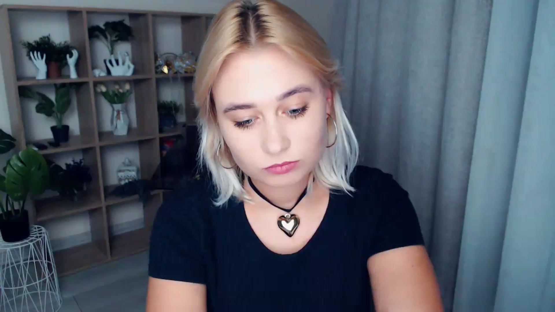 Gallery image thumbnail from Kukla_kolduna's myfreecams stream on, 09/25/2024, 18:06 image 6 of 20