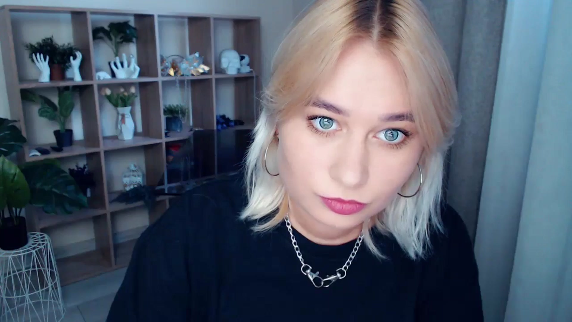Gallery image thumbnail from Kukla_kolduna's myfreecams stream on, 09/26/2024, 15:53 image 2 of 20