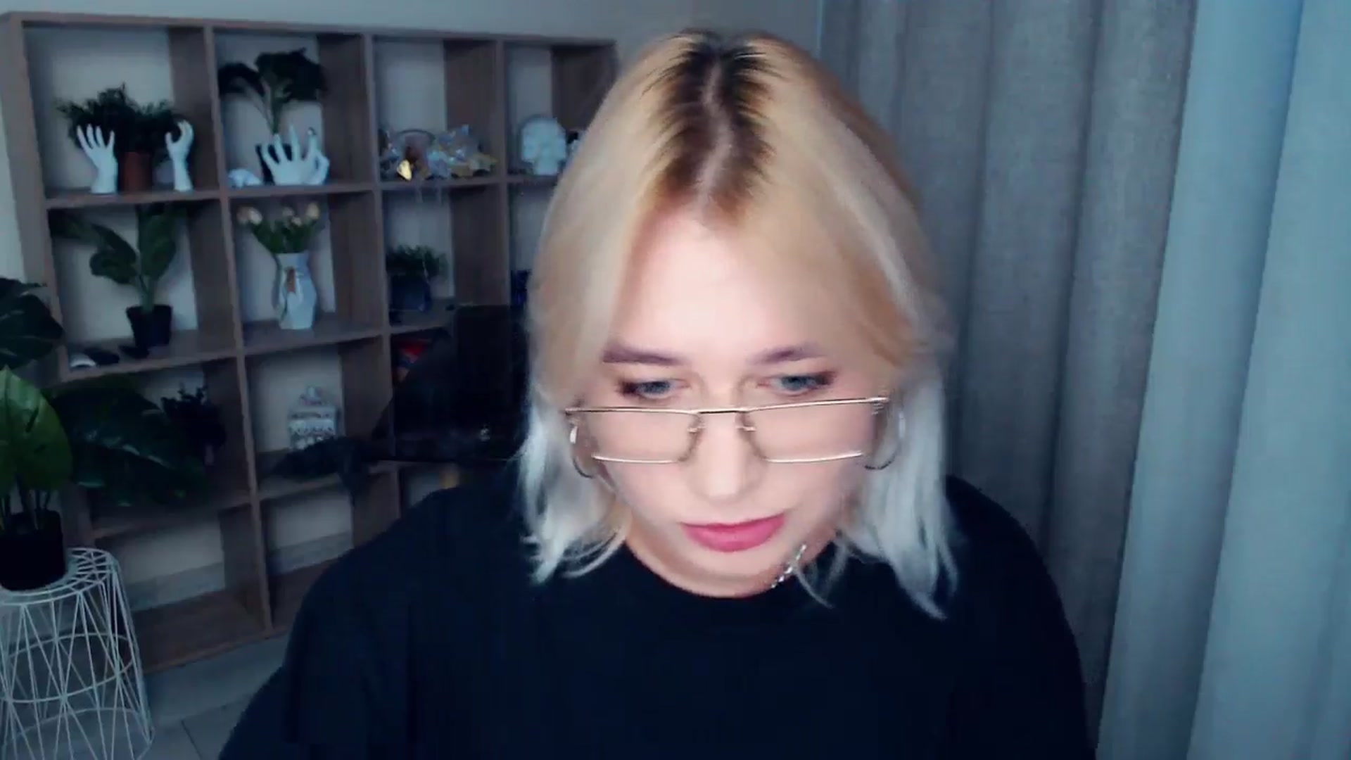 Gallery image thumbnail from Kukla_kolduna's myfreecams stream on, 09/26/2024, 15:53 image 15 of 20