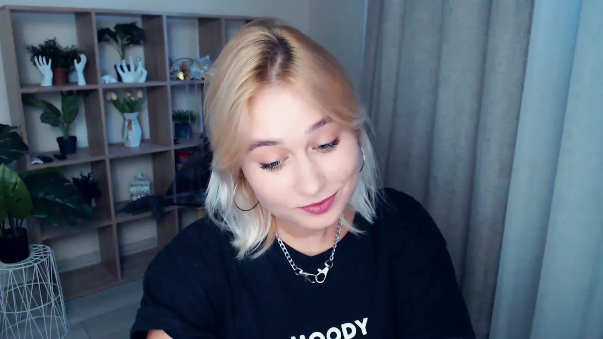 Gallery image thumbnail from Kukla_kolduna's myfreecams stream on, 09/26/2024, 15:53 image 10 of 20