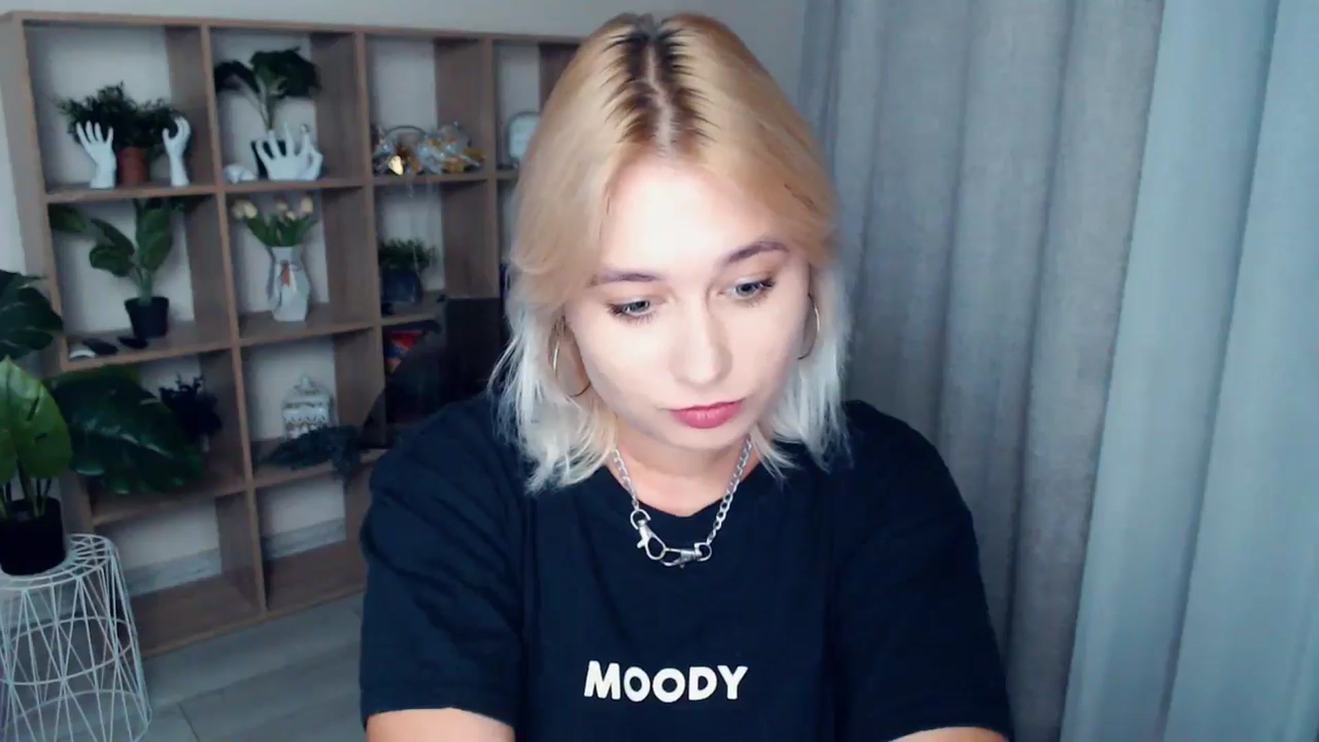 Gallery image thumbnail from Kukla_kolduna's myfreecams stream on, 09/26/2024, 17:56 image 12 of 20