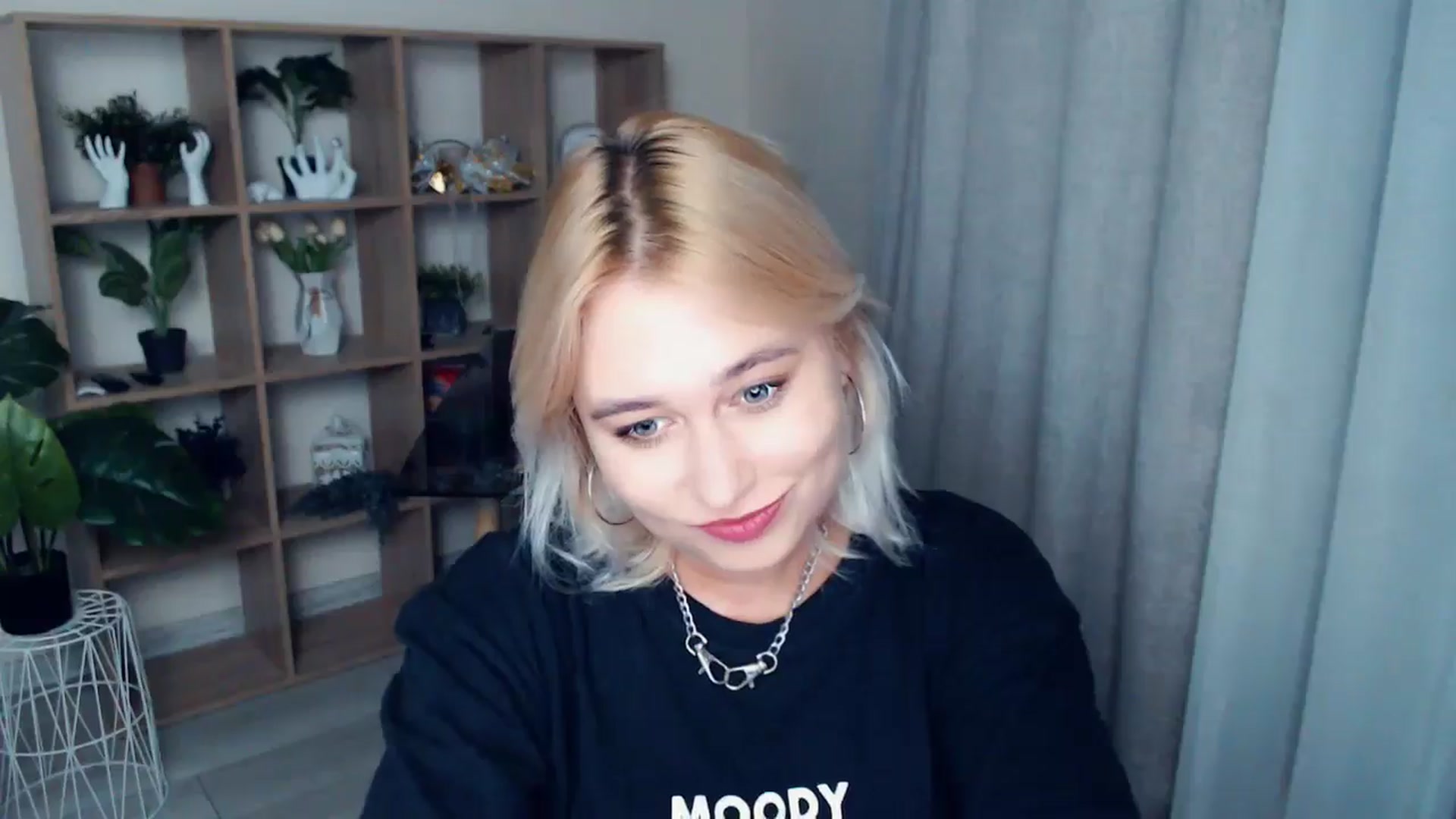 Gallery image thumbnail from Kukla_kolduna's myfreecams stream on, 09/26/2024, 17:56 image 15 of 20