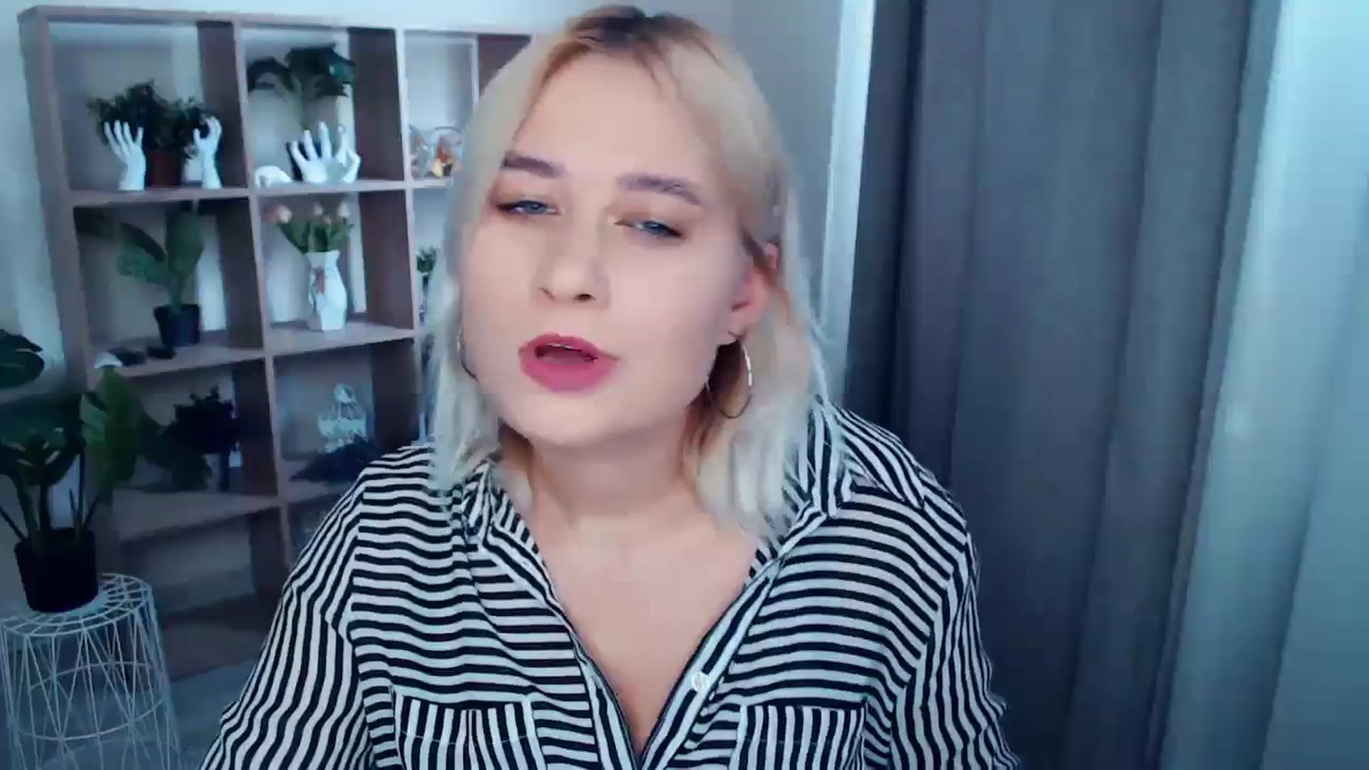 Gallery image thumbnail from Kukla_kolduna's myfreecams stream on, 09/27/2024, 14:32 image 11 of 20