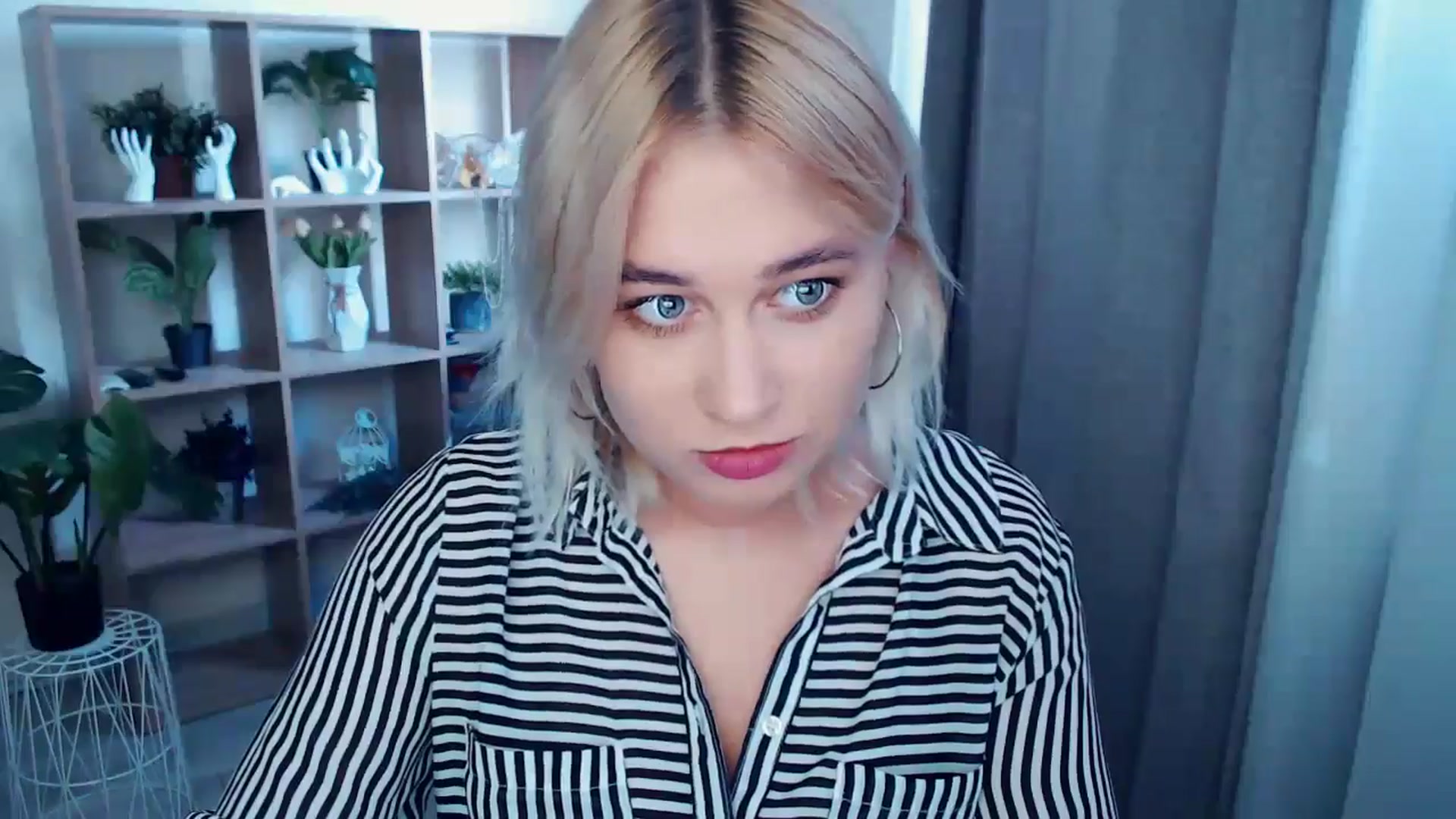 Gallery image thumbnail from Kukla_kolduna's myfreecams stream on, 09/27/2024, 14:32 image 5 of 20