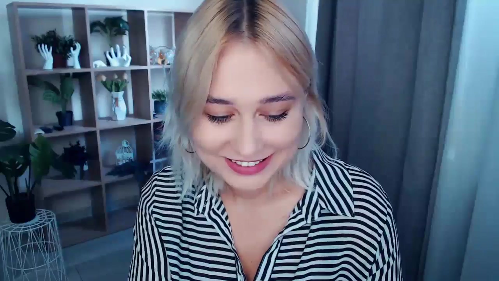 Gallery image thumbnail from Kukla_kolduna's myfreecams stream on, 09/27/2024, 14:32 image 8 of 20