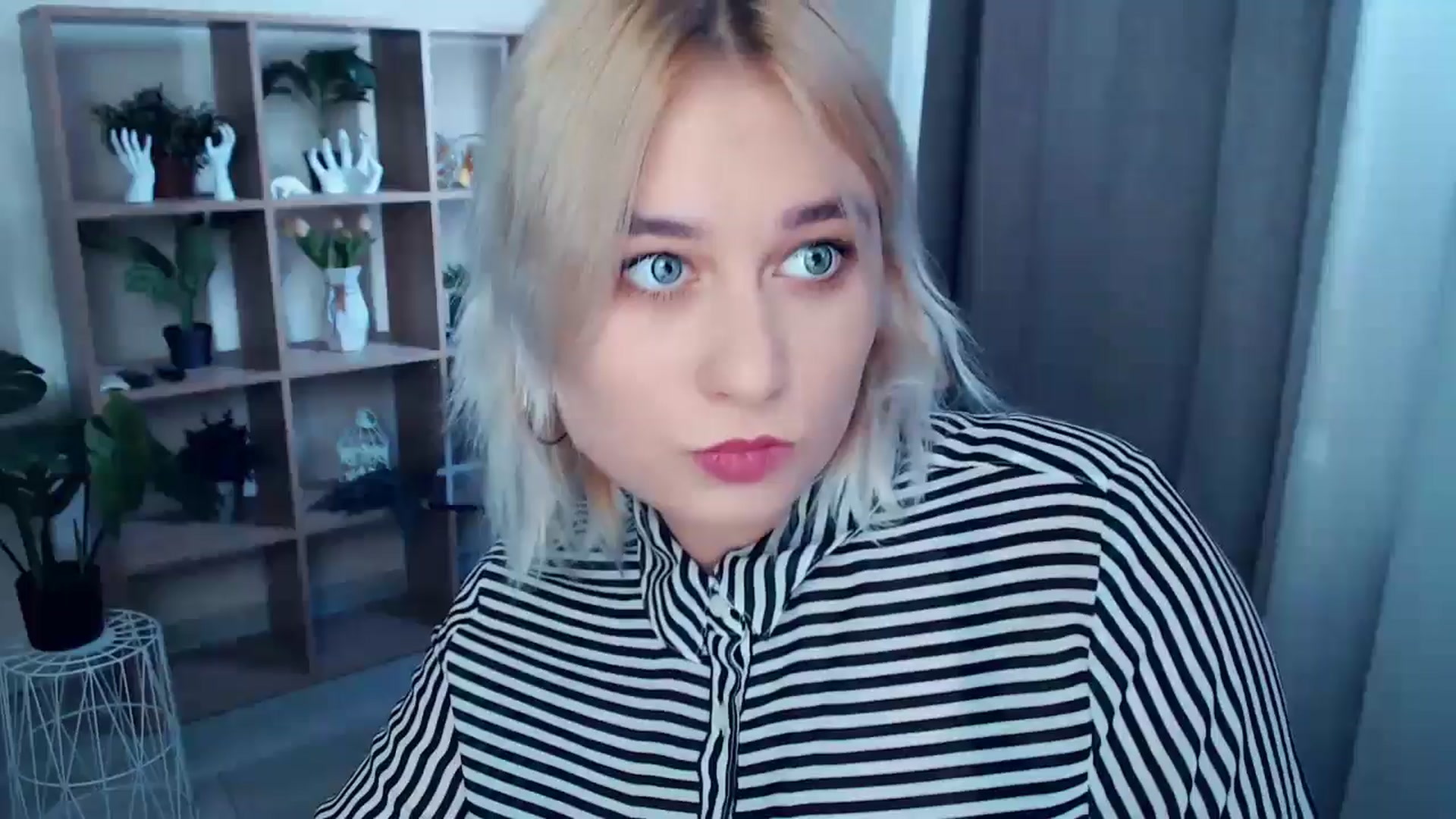 Gallery image thumbnail from Kukla_kolduna's myfreecams stream on, 09/27/2024, 14:32 image 15 of 20