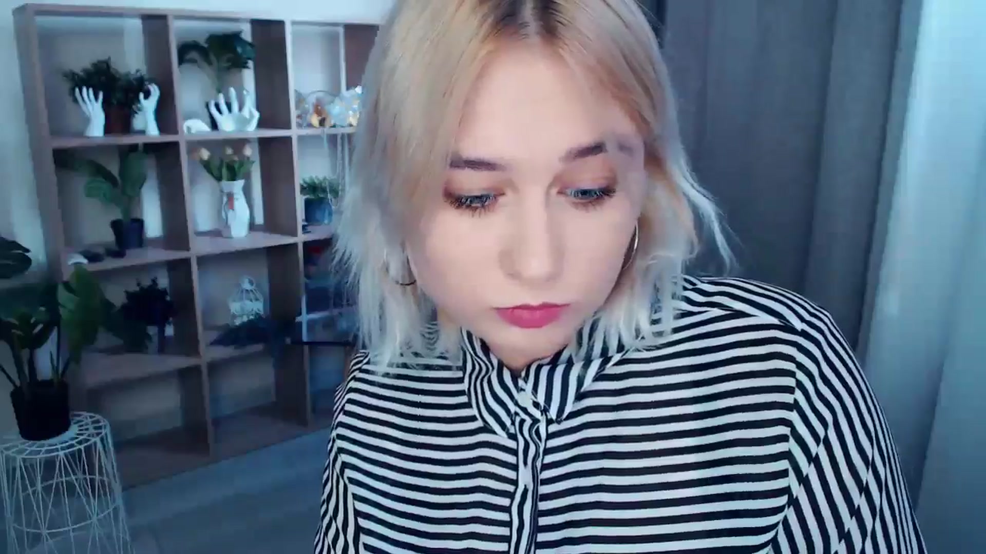 Gallery image thumbnail from Kukla_kolduna's myfreecams stream on, 09/27/2024, 14:32 image 14 of 20