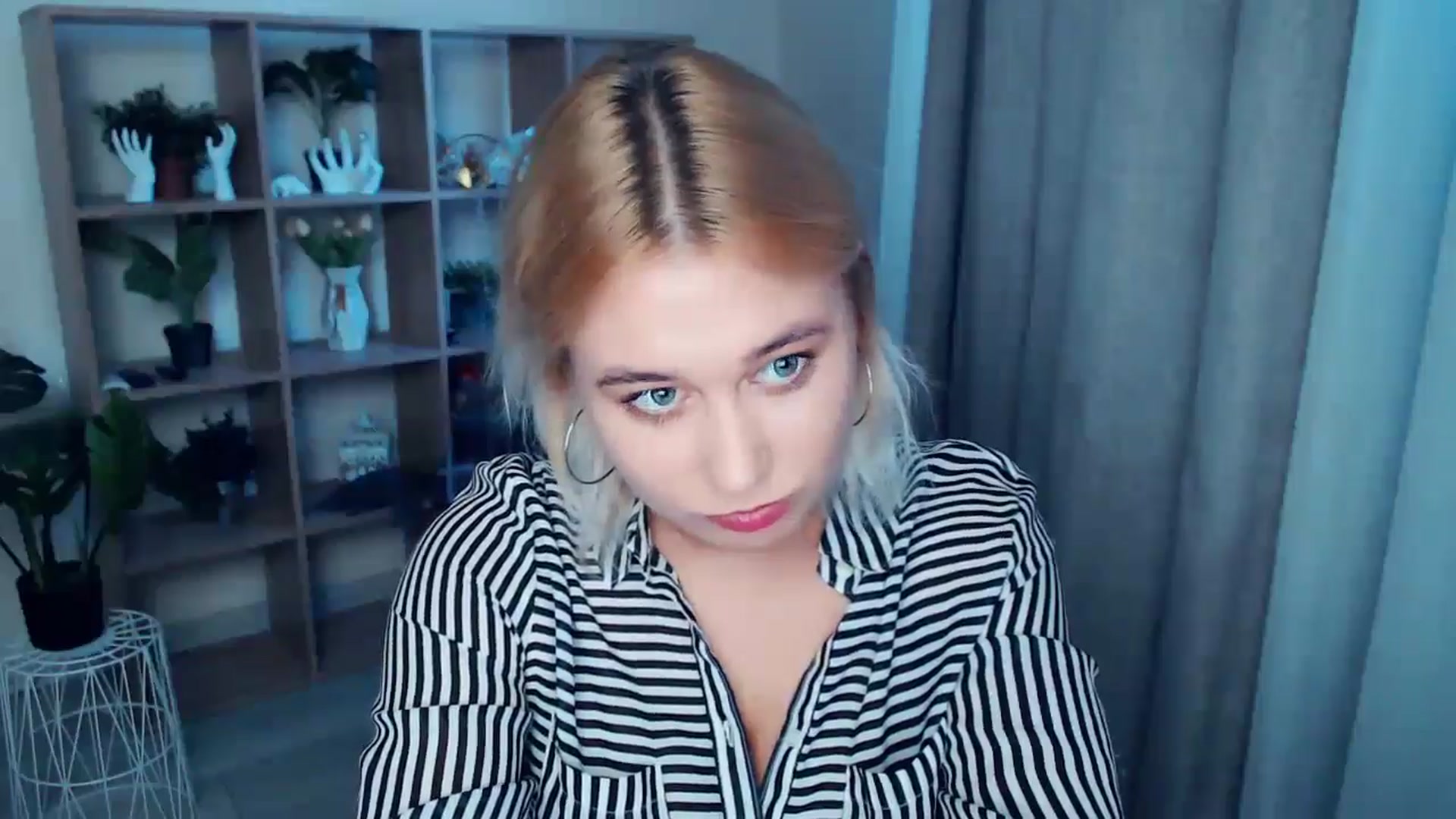 Gallery image thumbnail from Kukla_kolduna's myfreecams stream on, 09/27/2024, 15:41 image 12 of 20