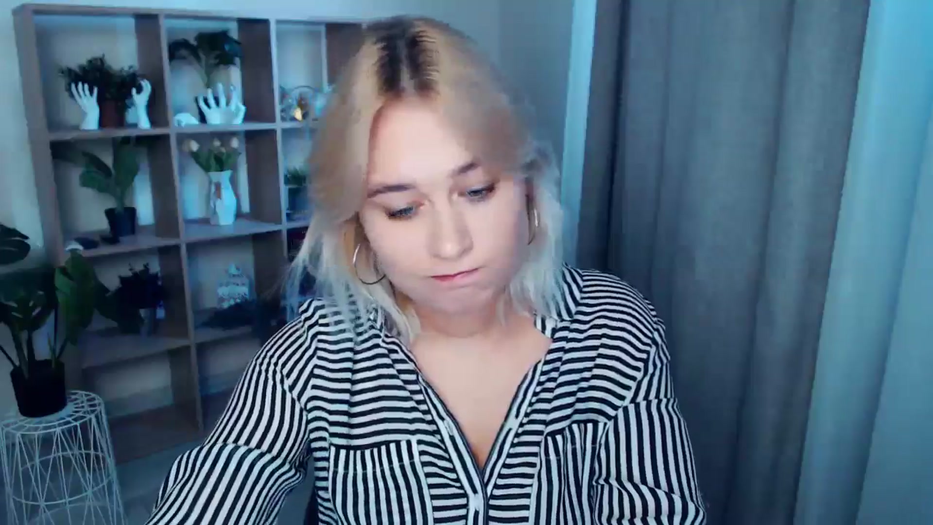 Gallery image thumbnail from Kukla_kolduna's myfreecams stream on, 09/27/2024, 15:41 image 4 of 20