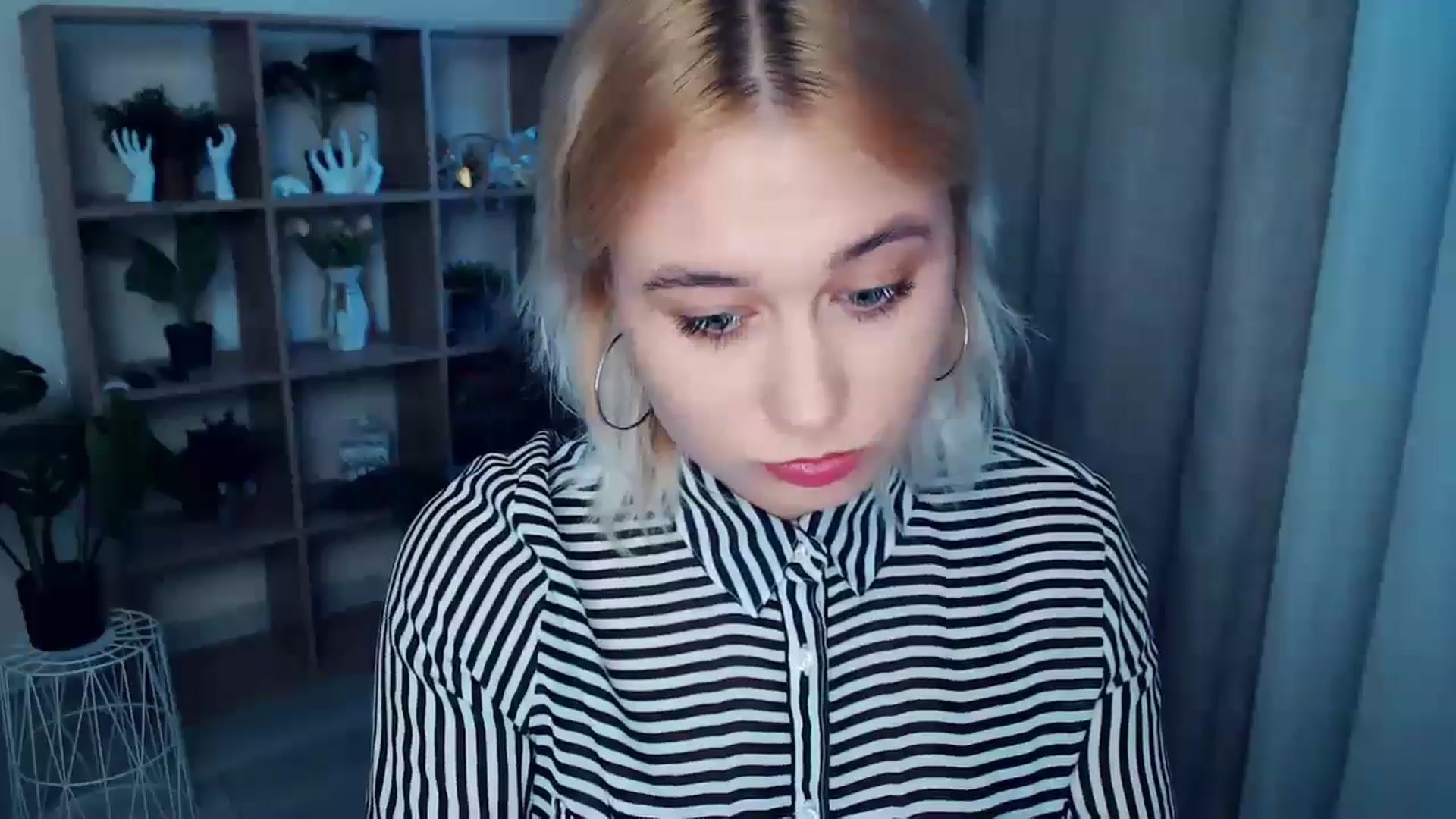 Gallery image thumbnail from Kukla_kolduna's myfreecams stream on, 09/27/2024, 15:41 image 16 of 20