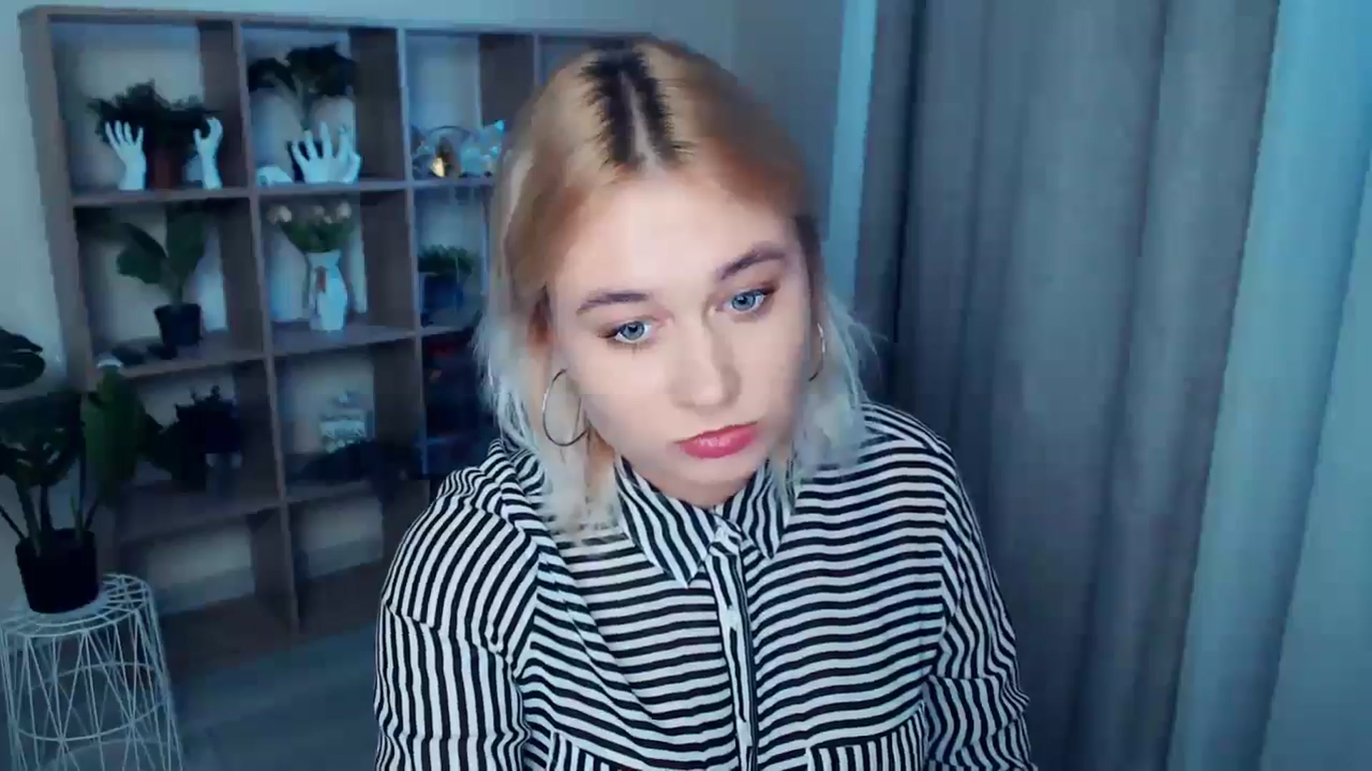 Gallery image thumbnail from Kukla_kolduna's myfreecams stream on, 09/27/2024, 15:41 image 15 of 20