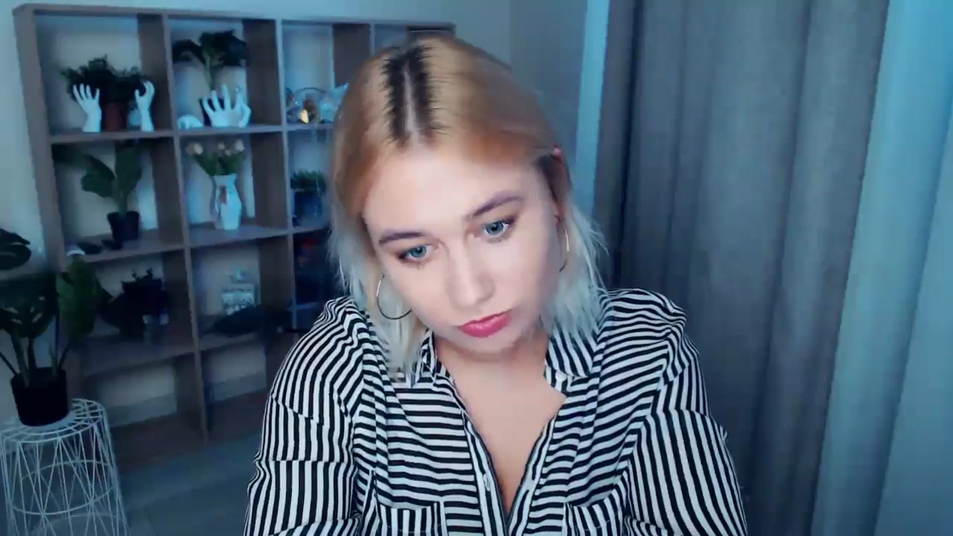 Gallery image thumbnail from Kukla_kolduna's myfreecams stream on, 09/27/2024, 15:41 image 13 of 20