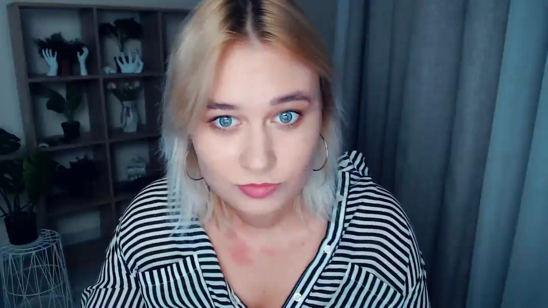 Gallery image thumbnail from Kukla_kolduna's myfreecams stream on, 09/27/2024, 17:02 image 17 of 20
