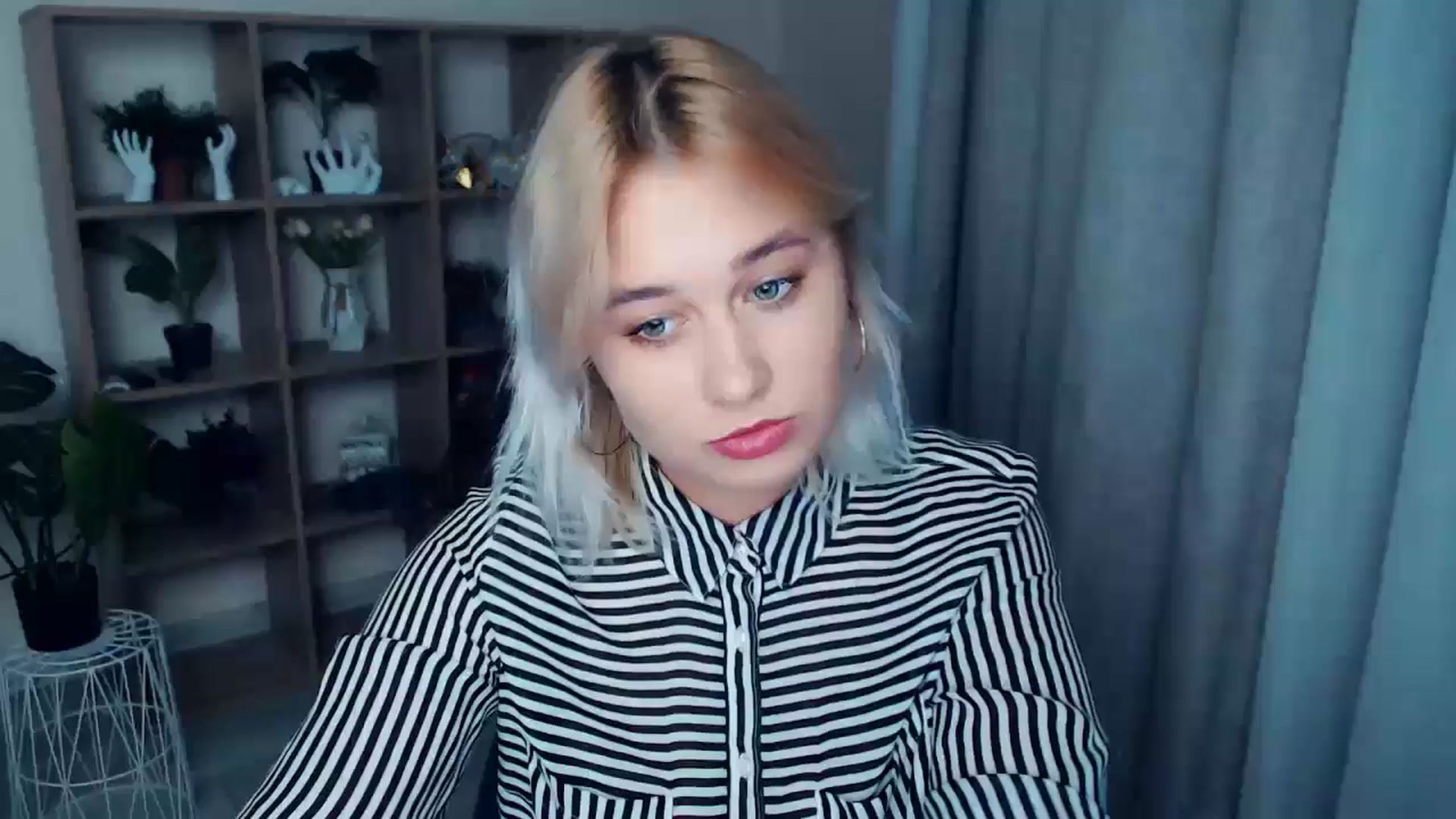 Gallery image thumbnail from Kukla_kolduna's myfreecams stream on, 09/27/2024, 17:02 image 4 of 20