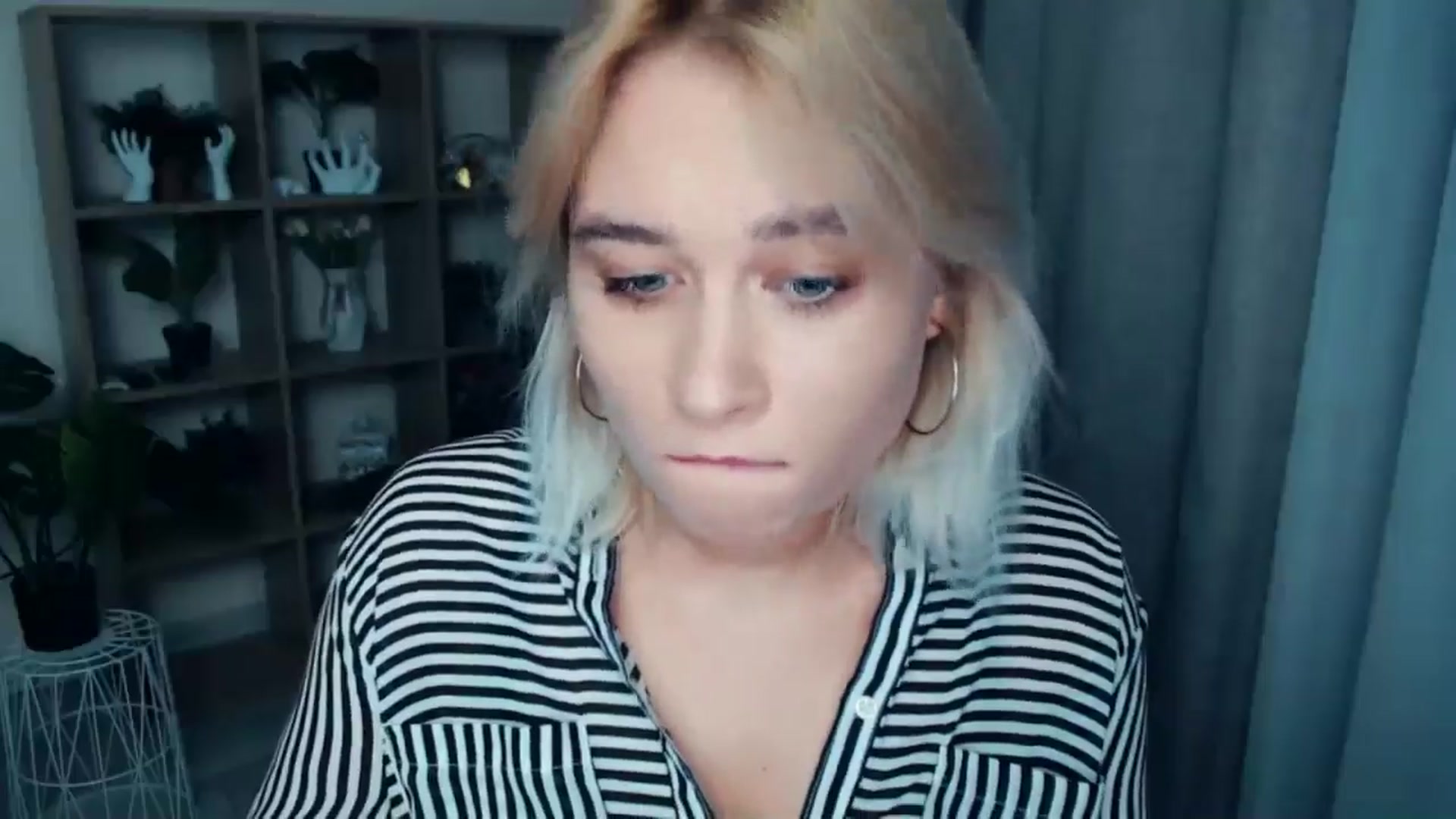 Gallery image thumbnail from Kukla_kolduna's myfreecams stream on, 09/27/2024, 17:02 image 9 of 20