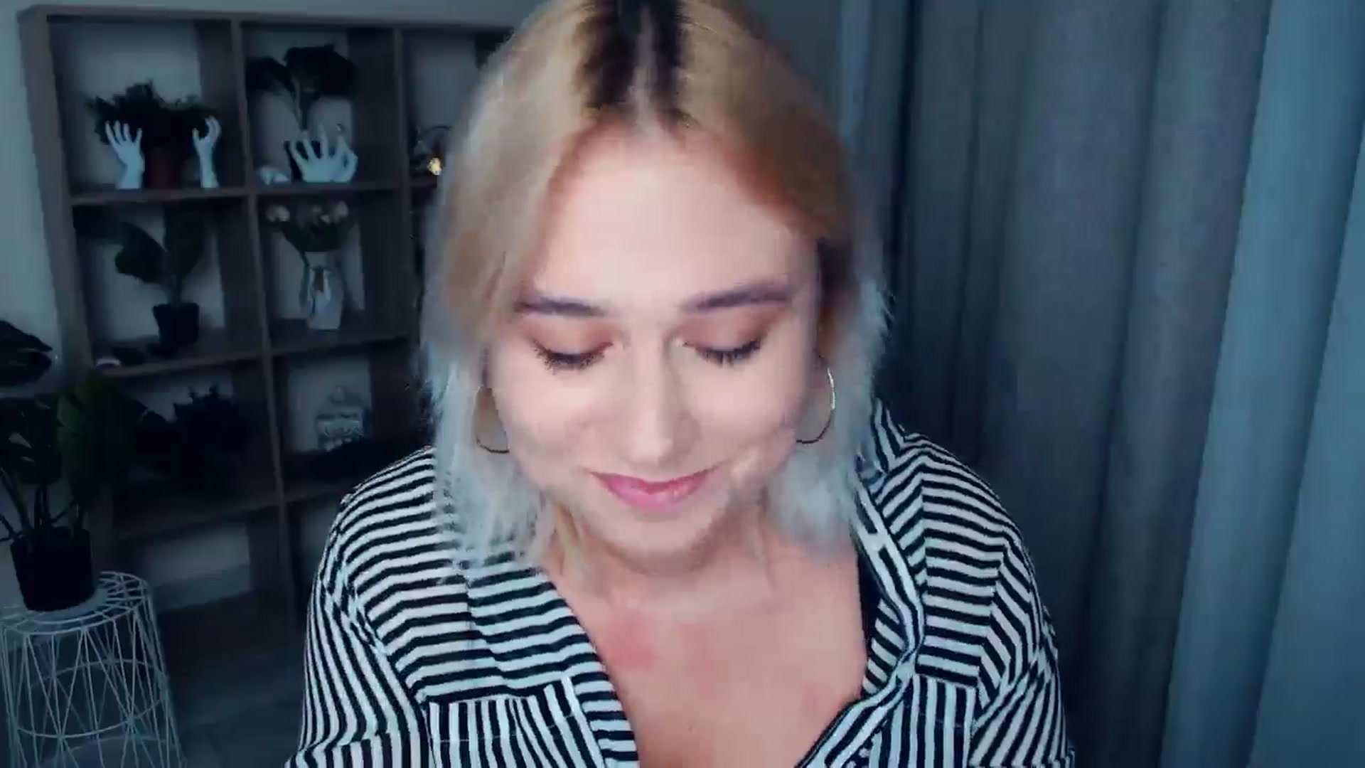 Gallery image thumbnail from Kukla_kolduna's myfreecams stream on, 09/27/2024, 17:02 image 18 of 20