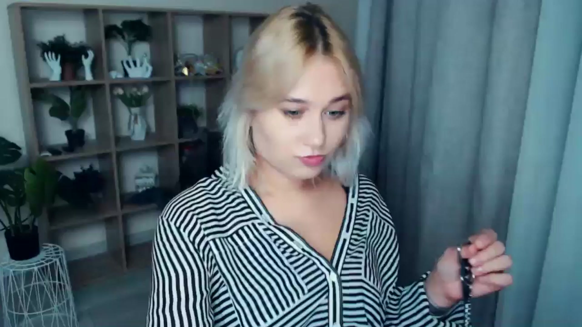 Gallery image thumbnail from Kukla_kolduna's myfreecams stream on, 09/27/2024, 17:02 image 12 of 20