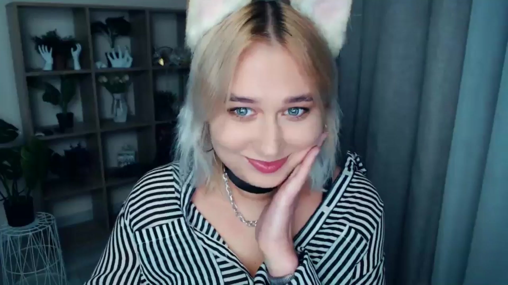 Gallery image thumbnail from Kukla_kolduna's myfreecams stream on, 09/27/2024, 17:13 image 2 of 20