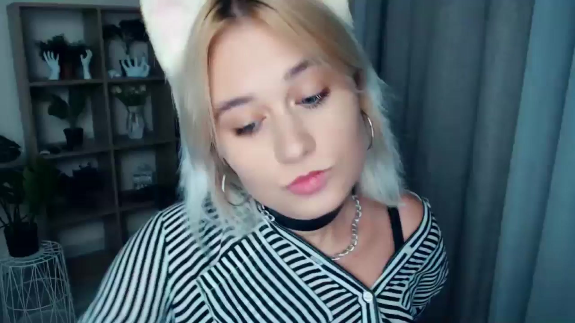 Gallery image thumbnail from Kukla_kolduna's myfreecams stream on, 09/27/2024, 17:13 image 17 of 20