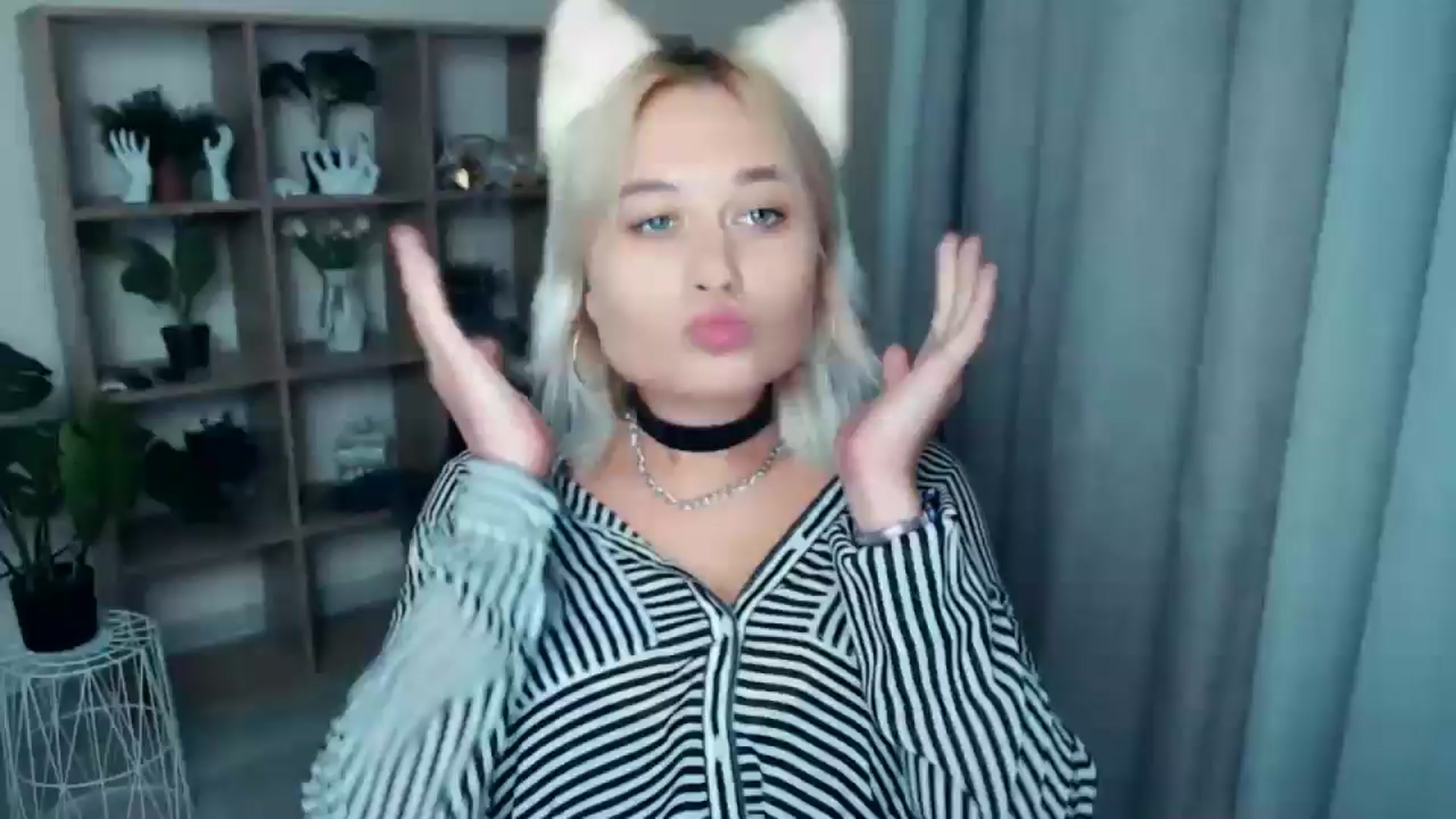 Gallery image thumbnail from Kukla_kolduna's myfreecams stream on, 09/27/2024, 17:13 image 5 of 20