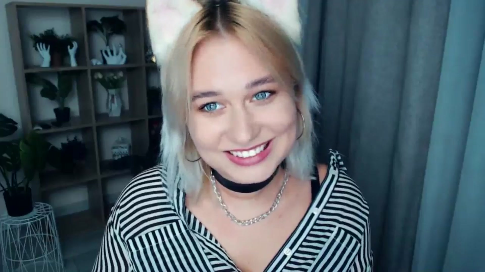 Gallery image thumbnail from Kukla_kolduna's myfreecams stream on, 09/27/2024, 17:13 image 3 of 20
