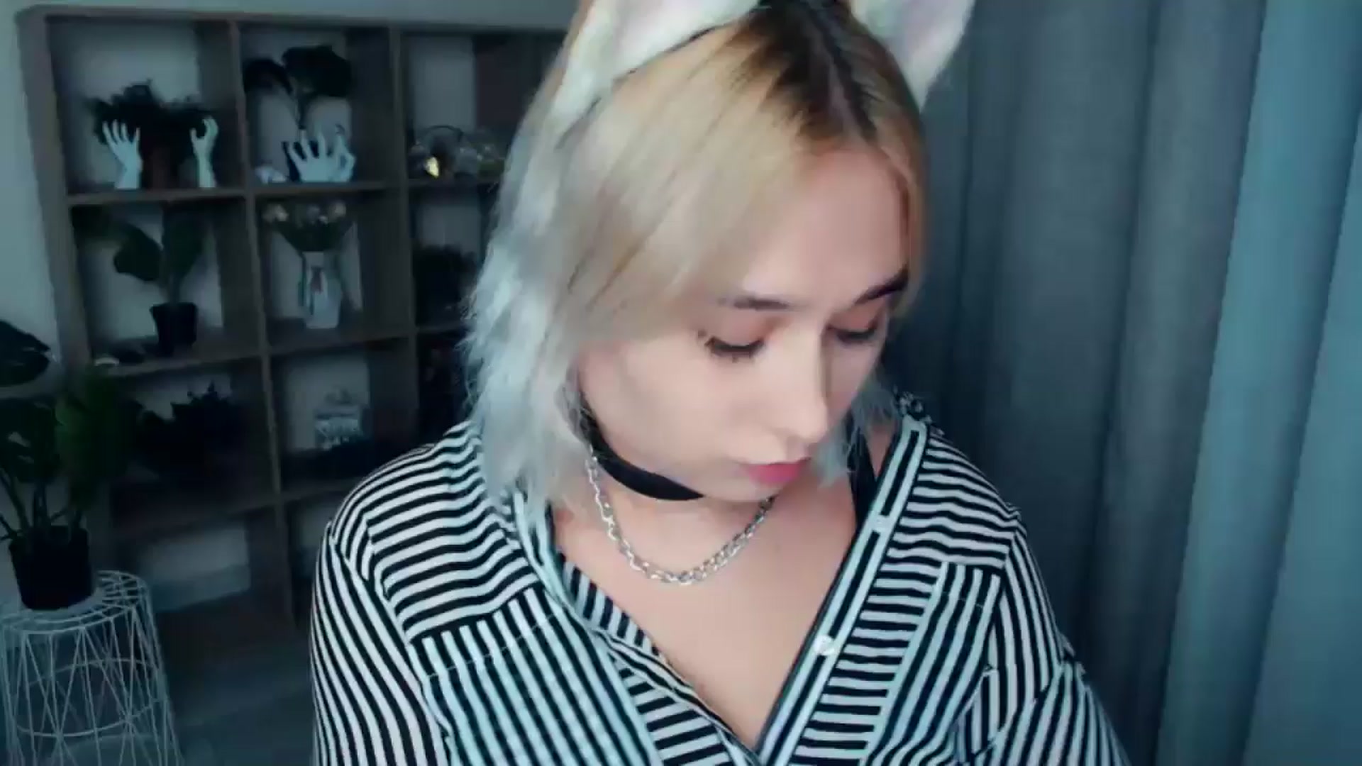 Gallery image thumbnail from Kukla_kolduna's myfreecams stream on, 09/27/2024, 17:13 image 13 of 20