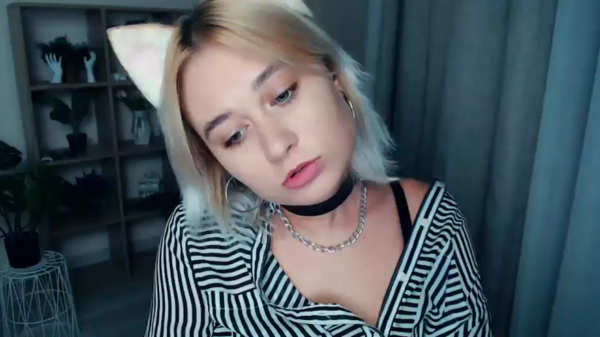 Gallery image thumbnail from Kukla_kolduna's myfreecams stream on, 09/27/2024, 17:13 image 16 of 20