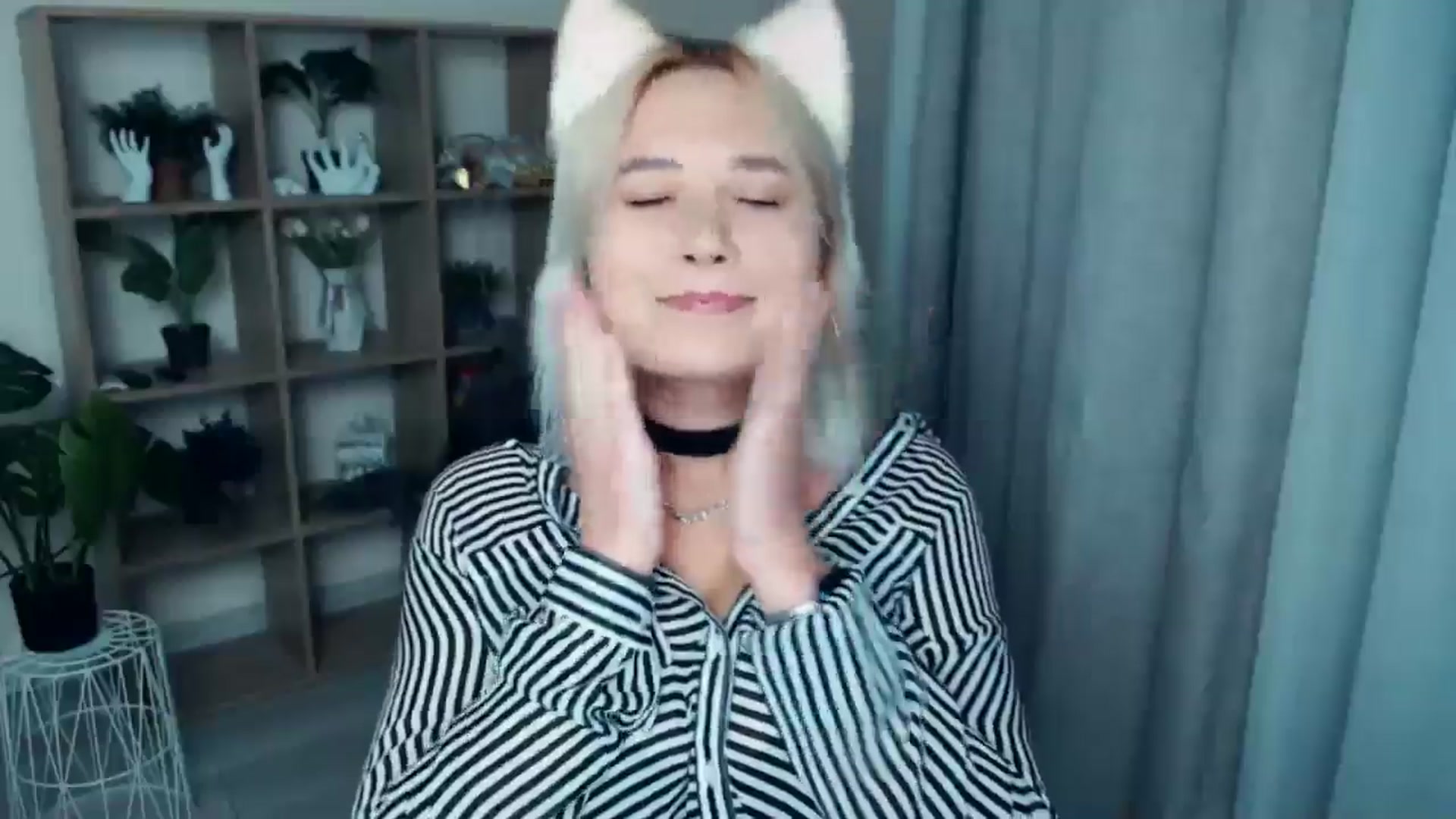 Gallery image thumbnail from Kukla_kolduna's myfreecams stream on, 09/27/2024, 17:13 image 7 of 20