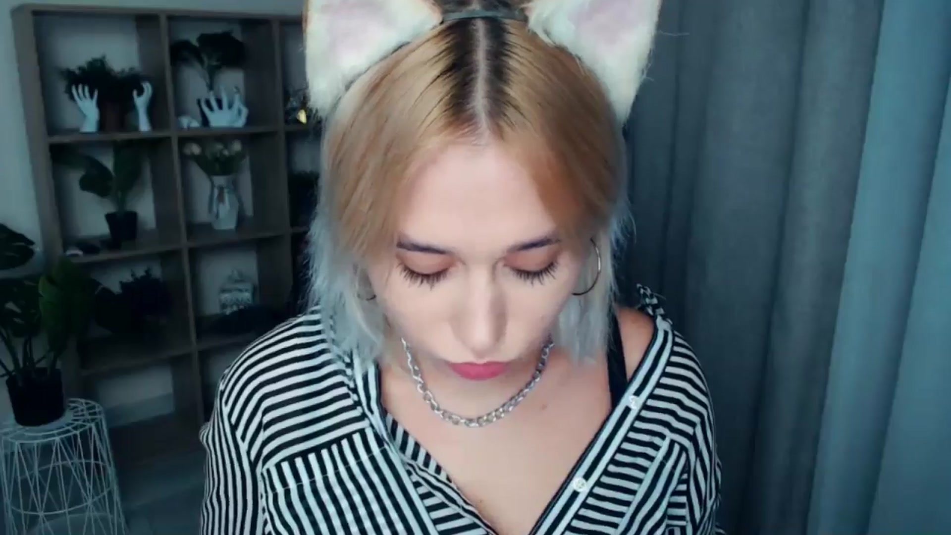 Gallery image thumbnail from Kukla_kolduna's myfreecams stream on, 09/27/2024, 17:13 image 14 of 20