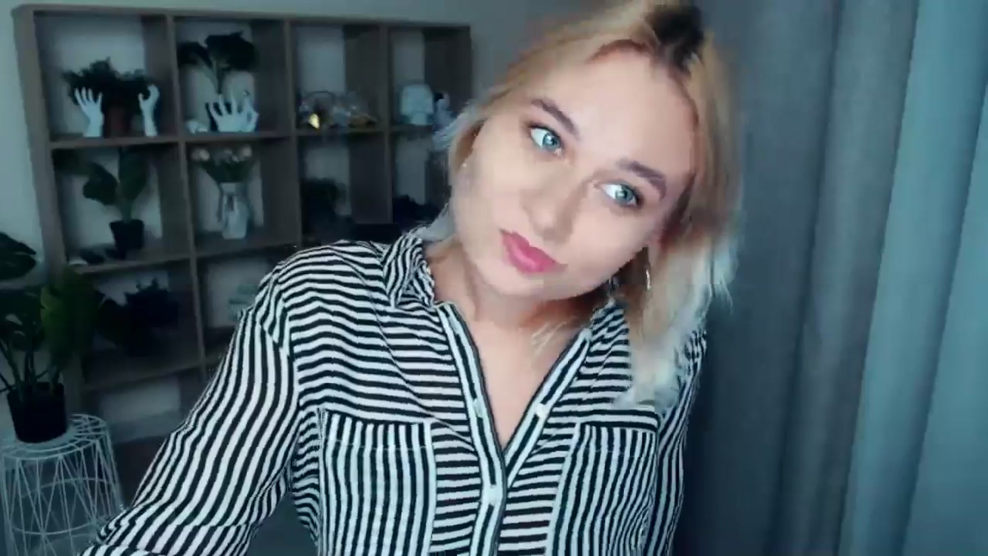 Gallery image thumbnail from Kukla_kolduna's myfreecams stream on, 09/27/2024, 18:05 image 2 of 20
