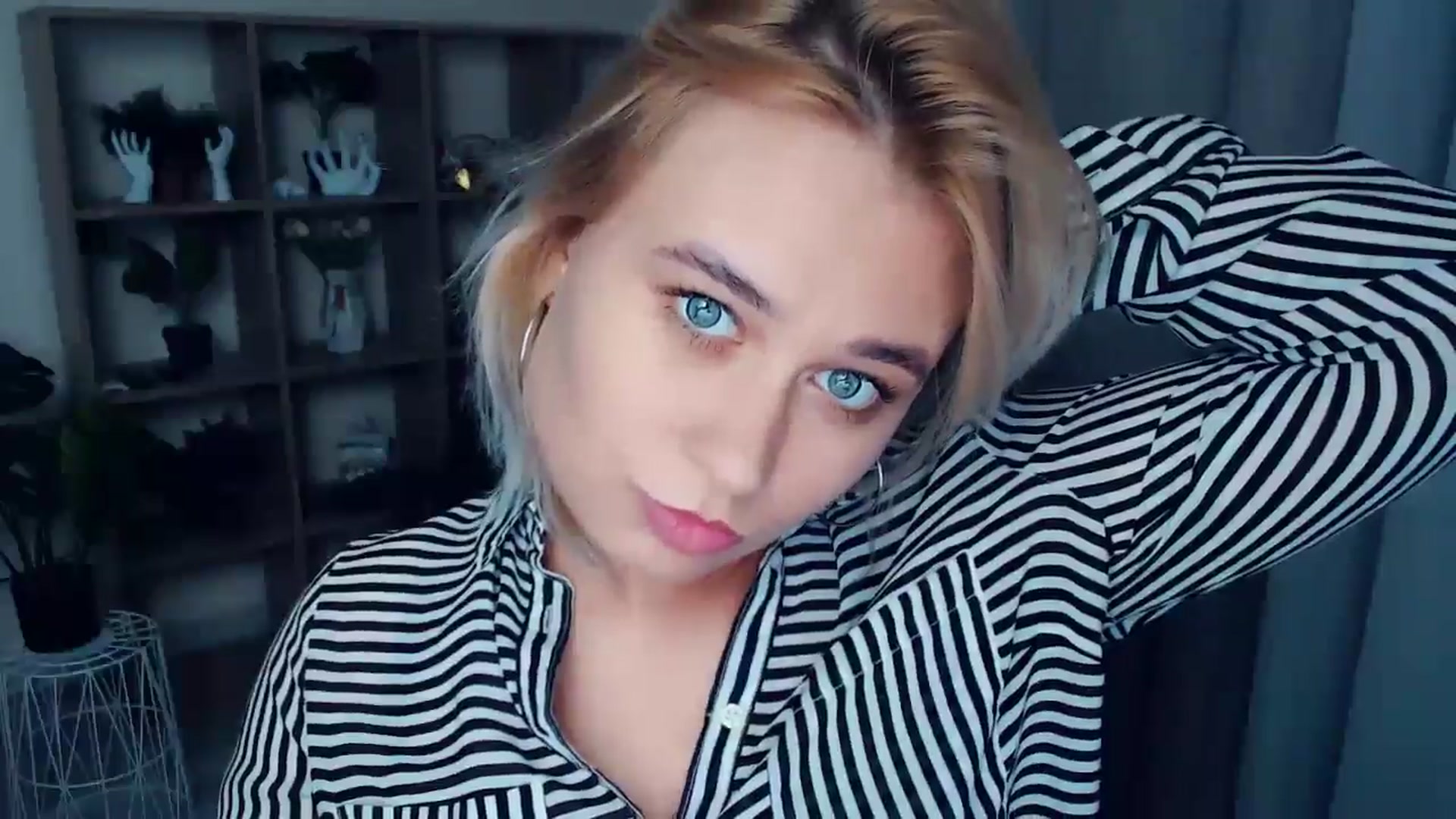 Gallery image thumbnail from Kukla_kolduna's myfreecams stream on, 09/27/2024, 18:05 image 20 of 20