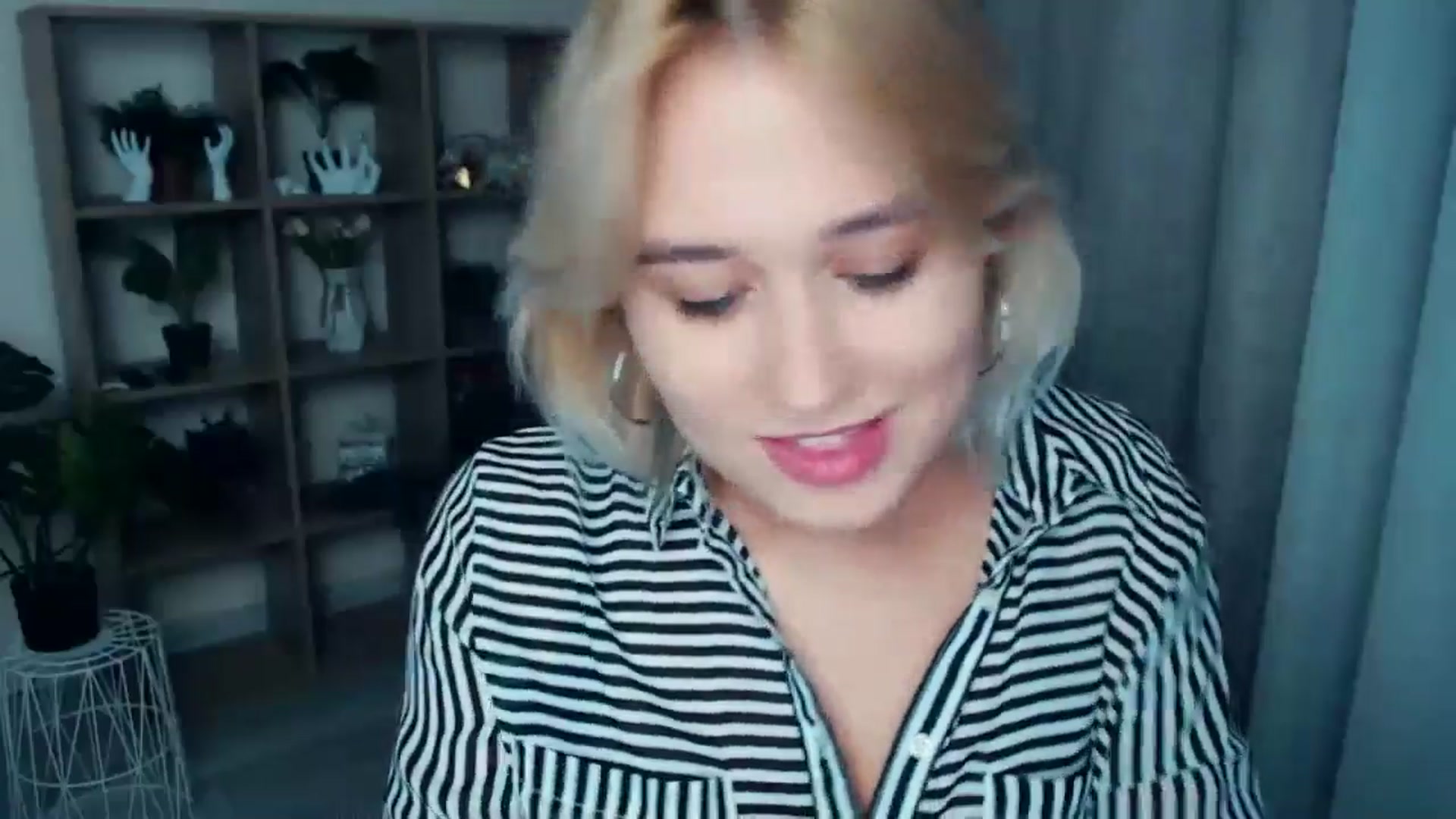 Gallery image thumbnail from Kukla_kolduna's myfreecams stream on, 09/27/2024, 18:05 image 4 of 20