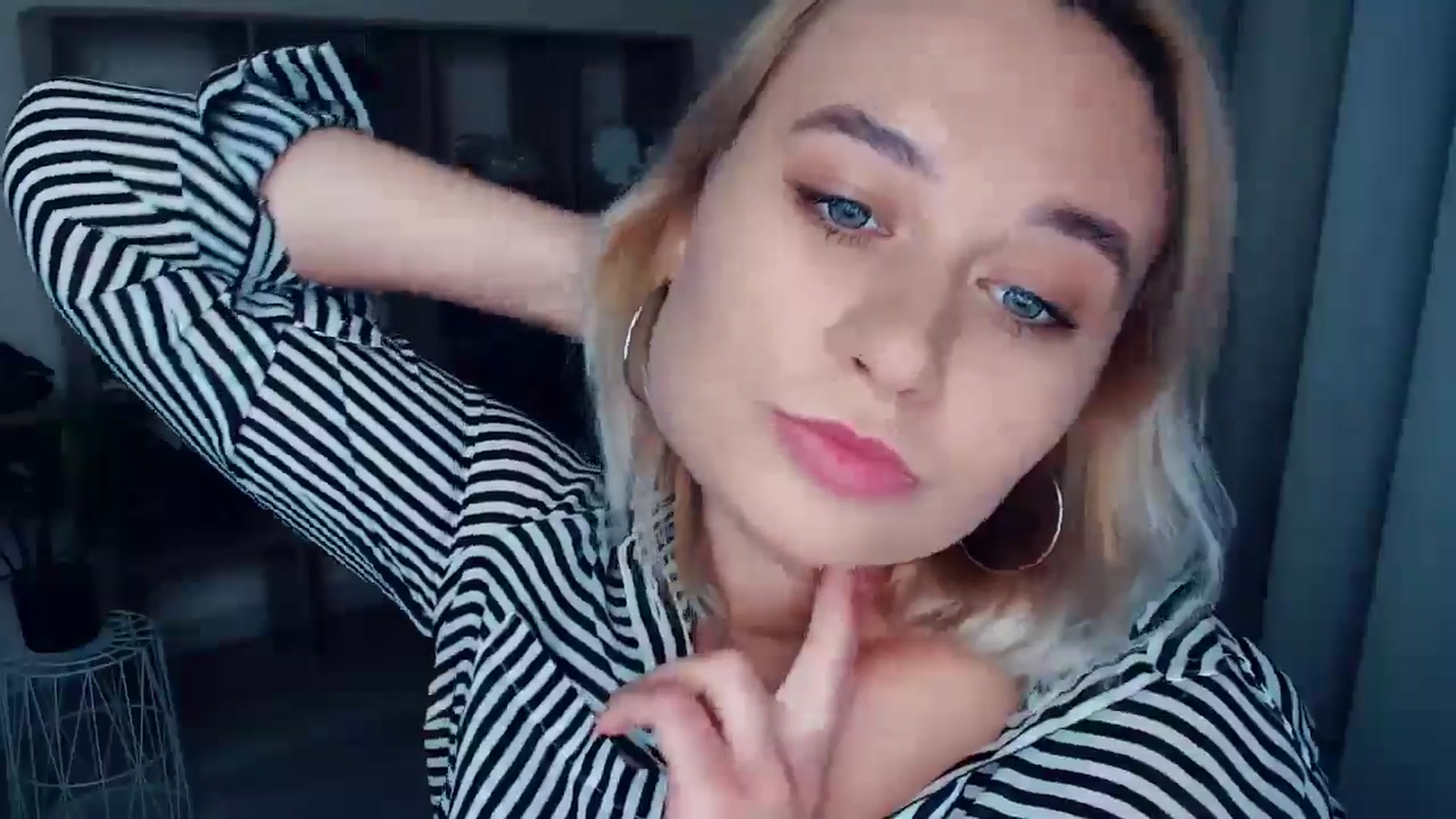 Gallery image thumbnail from Kukla_kolduna's myfreecams stream on, 09/27/2024, 18:05 image 16 of 20
