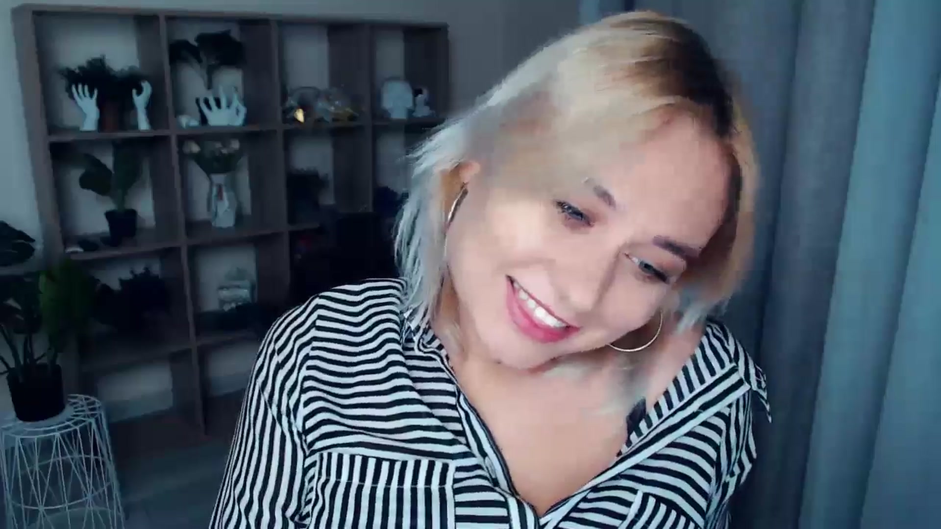 Gallery image thumbnail from Kukla_kolduna's myfreecams stream on, 09/27/2024, 18:05 image 13 of 20