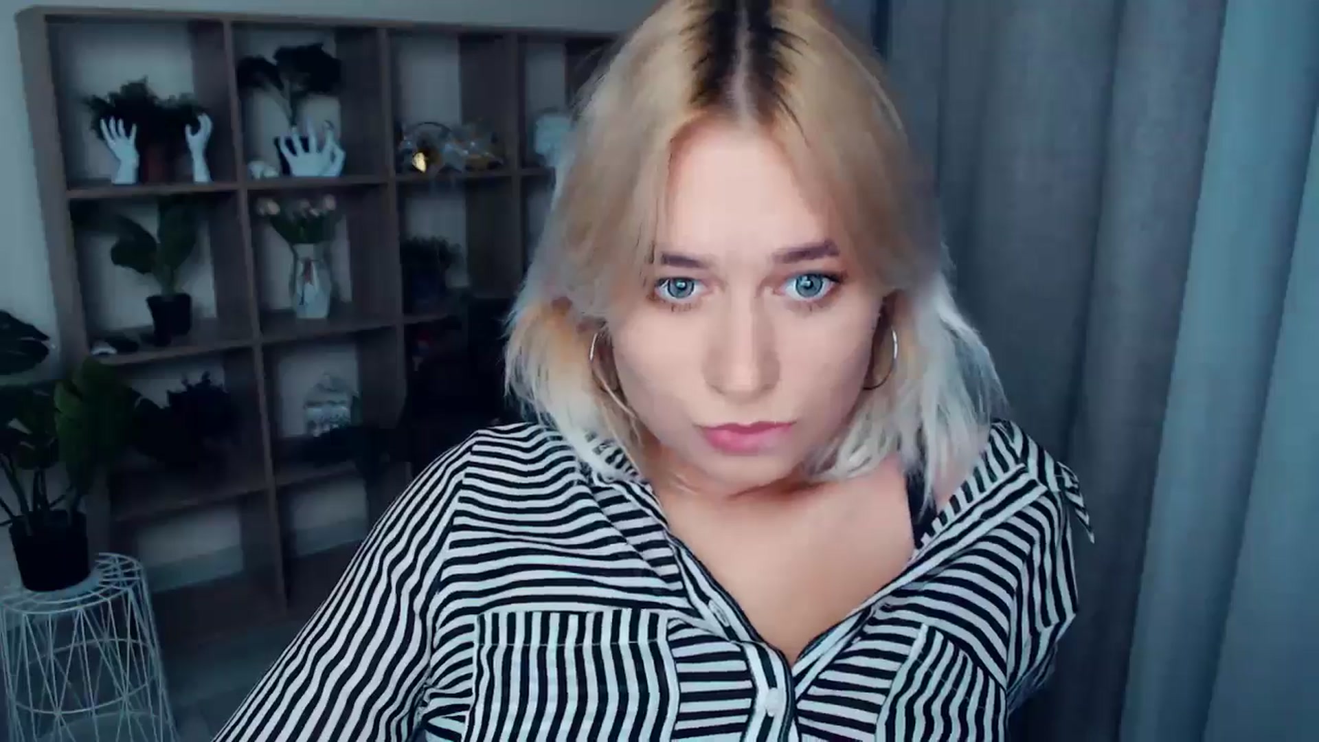 Gallery image thumbnail from Kukla_kolduna's myfreecams stream on, 09/27/2024, 18:05 image 14 of 20