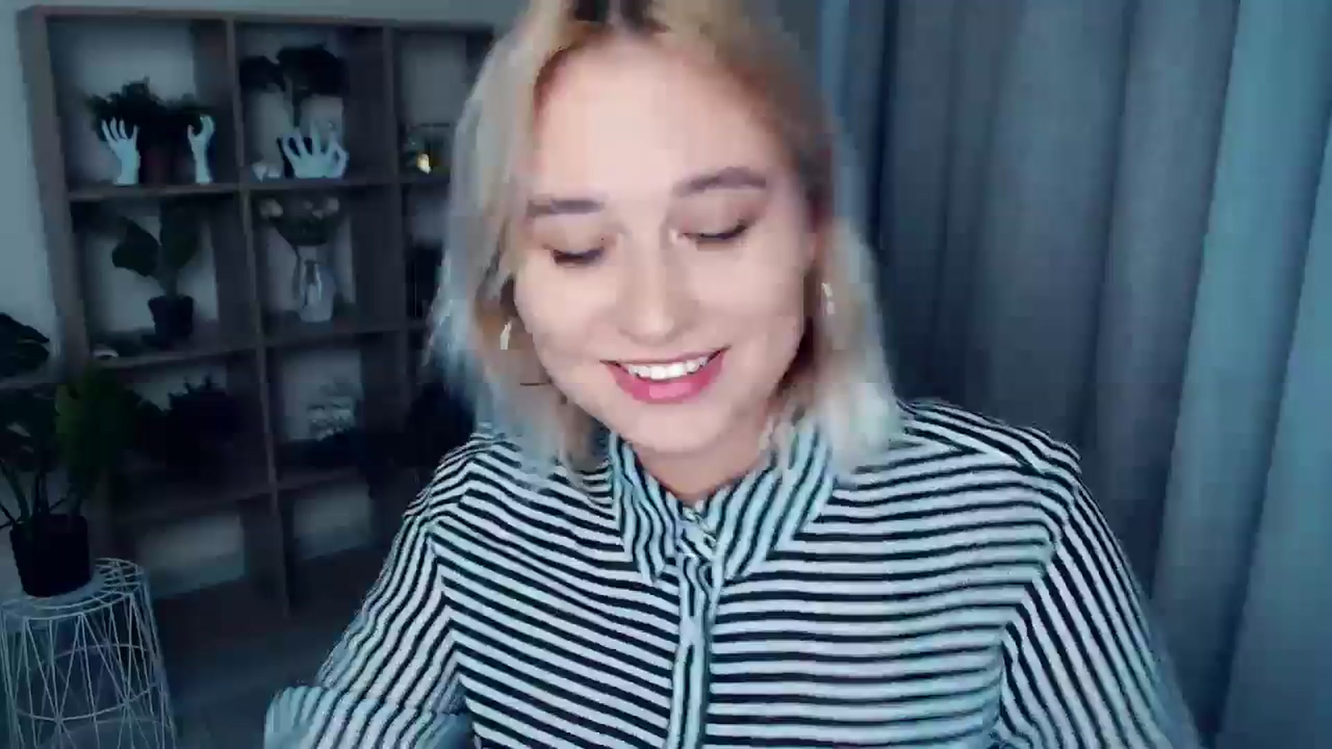Gallery image thumbnail from Kukla_kolduna's myfreecams stream on, 09/27/2024, 18:05 image 1 of 20
