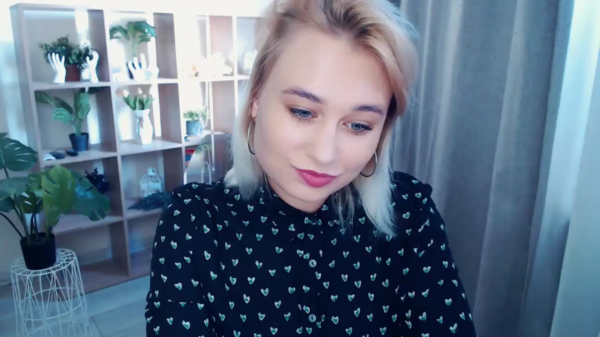 Gallery image thumbnail from Kukla_kolduna's myfreecams stream on, 09/28/2024, 14:18 image 1 of 20