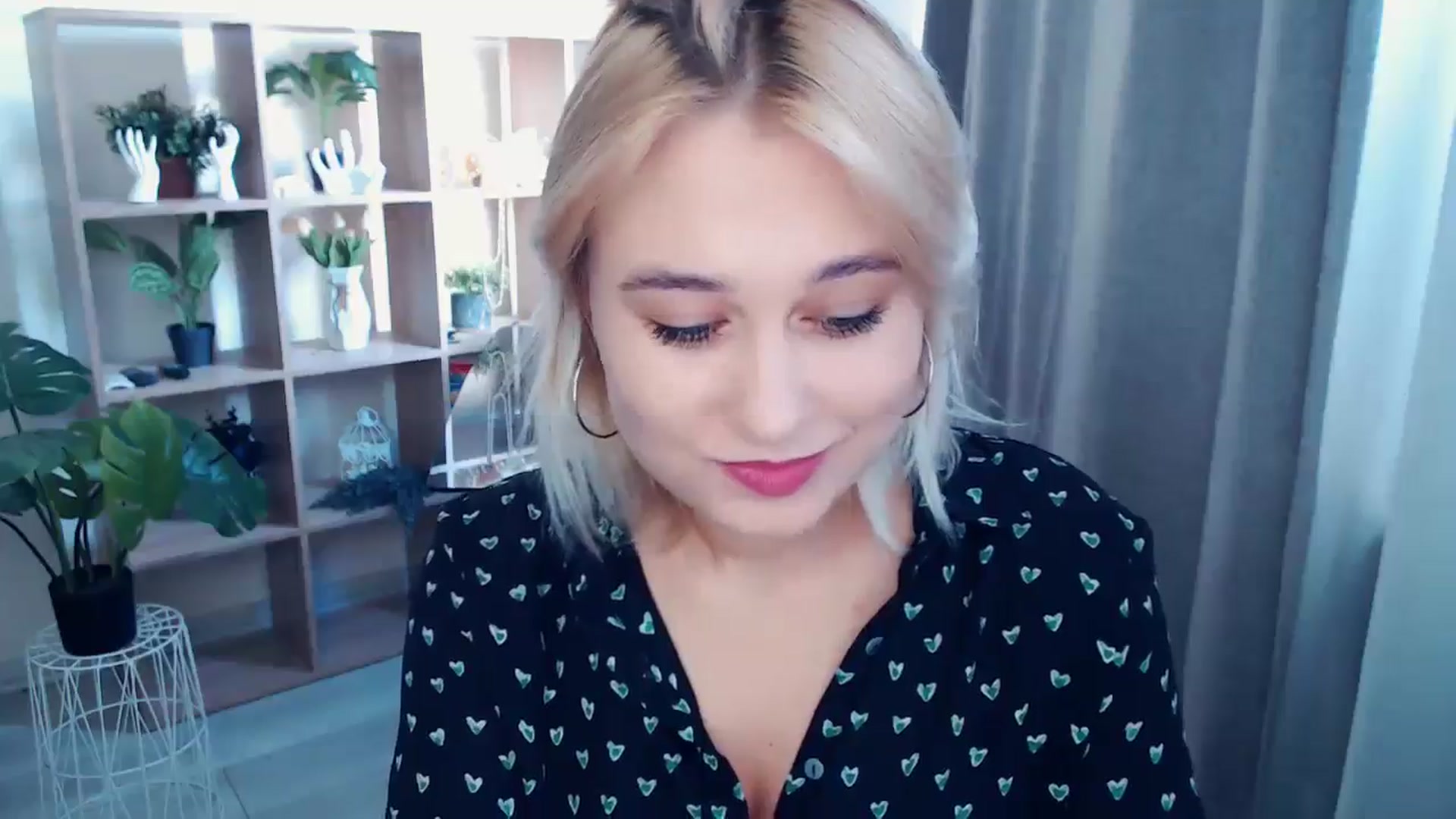 Gallery image thumbnail from Kukla_kolduna's myfreecams stream on, 09/28/2024, 14:18 image 8 of 20