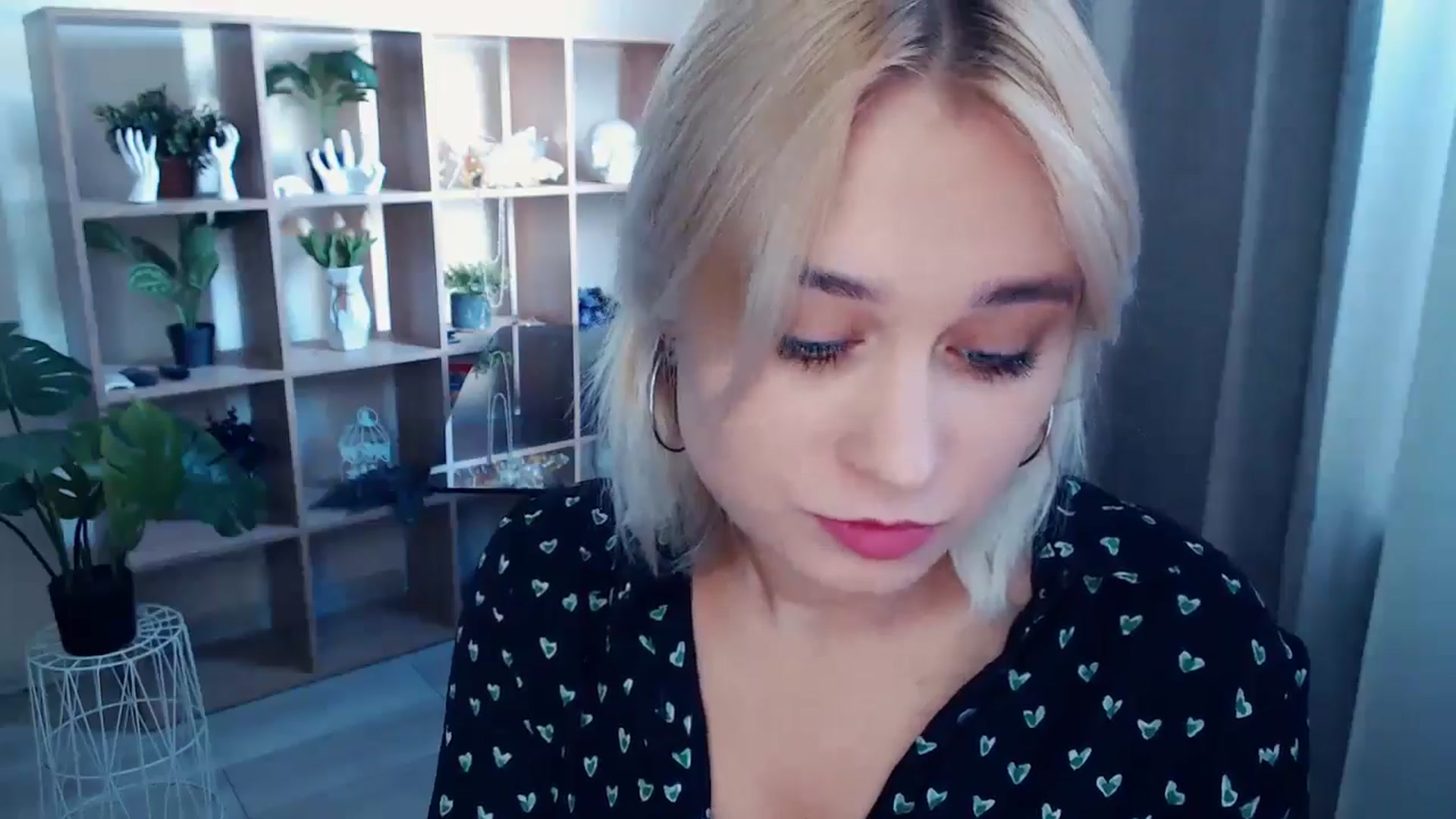 Gallery image thumbnail from Kukla_kolduna's myfreecams stream on, 09/28/2024, 14:18 image 7 of 20