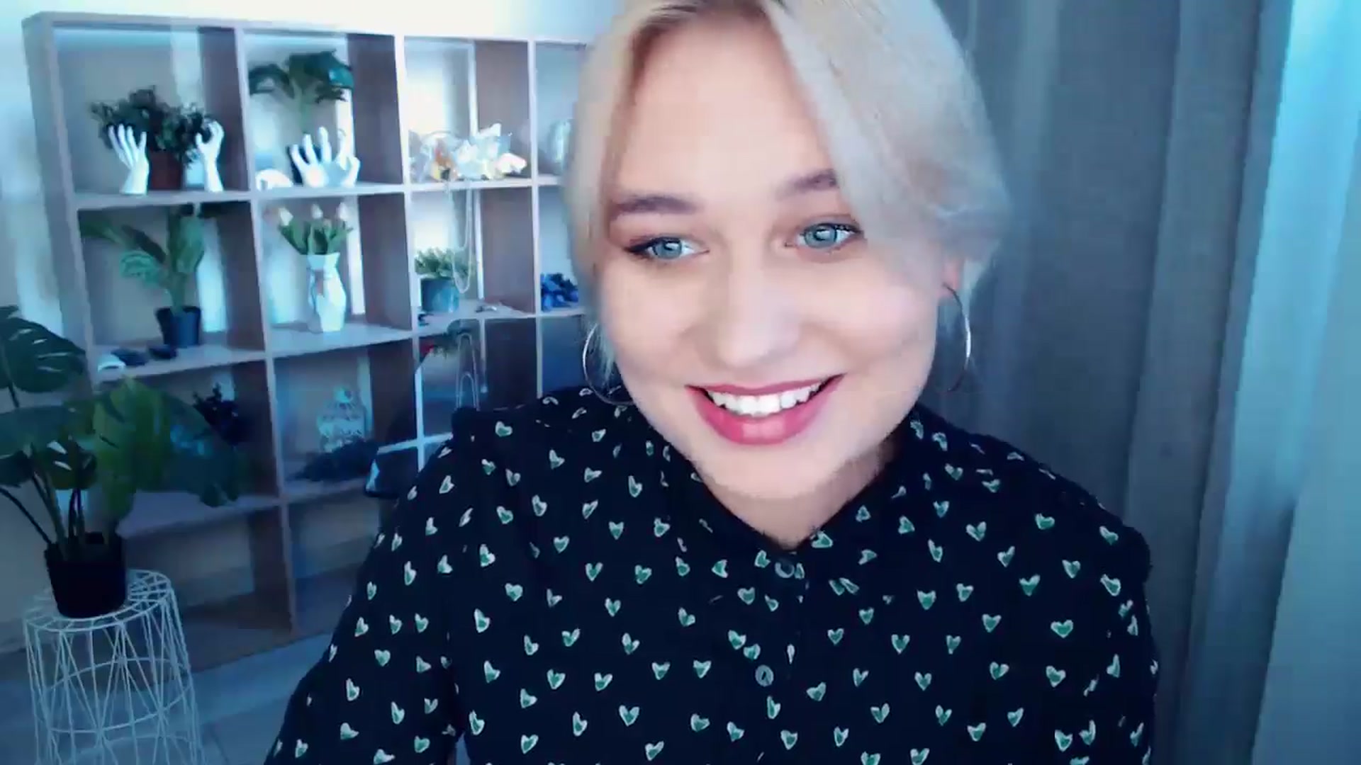 Gallery image thumbnail from Kukla_kolduna's myfreecams stream on, 09/28/2024, 14:18 image 14 of 20