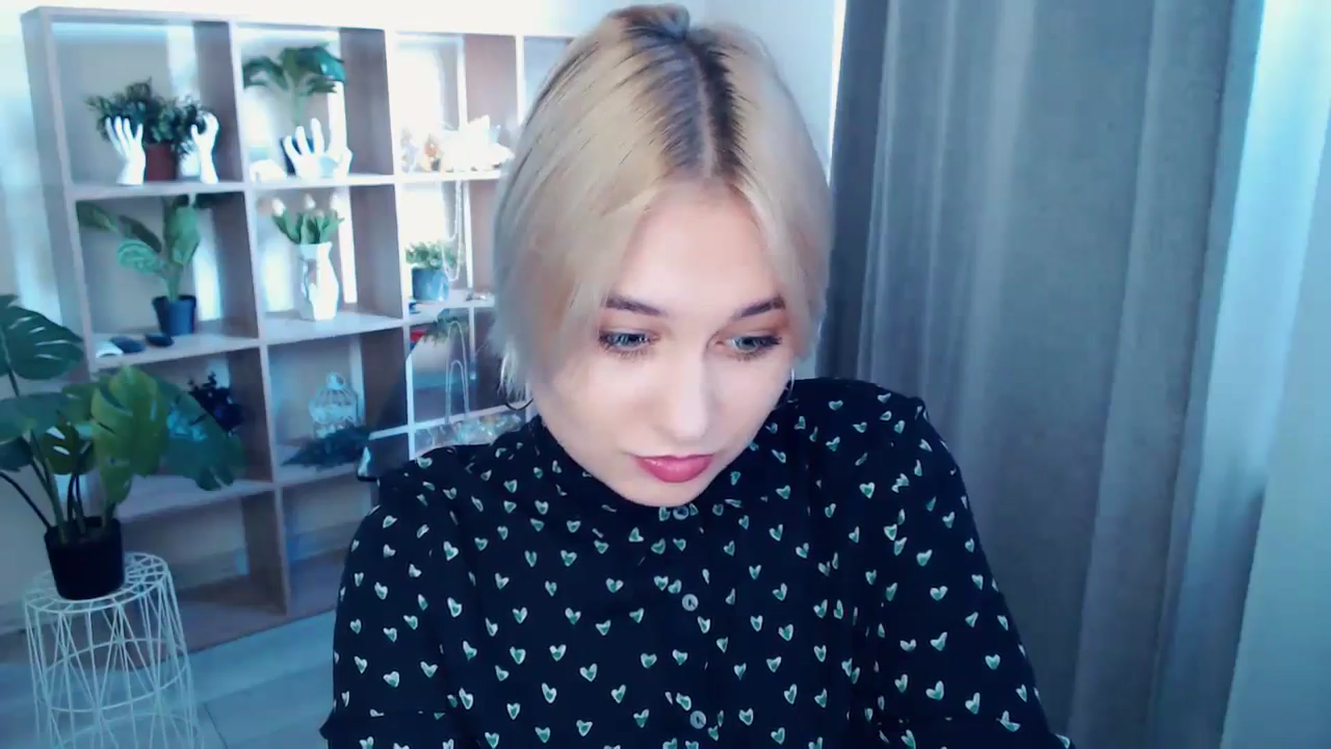 Gallery image thumbnail from Kukla_kolduna's myfreecams stream on, 09/28/2024, 14:18 image 12 of 20