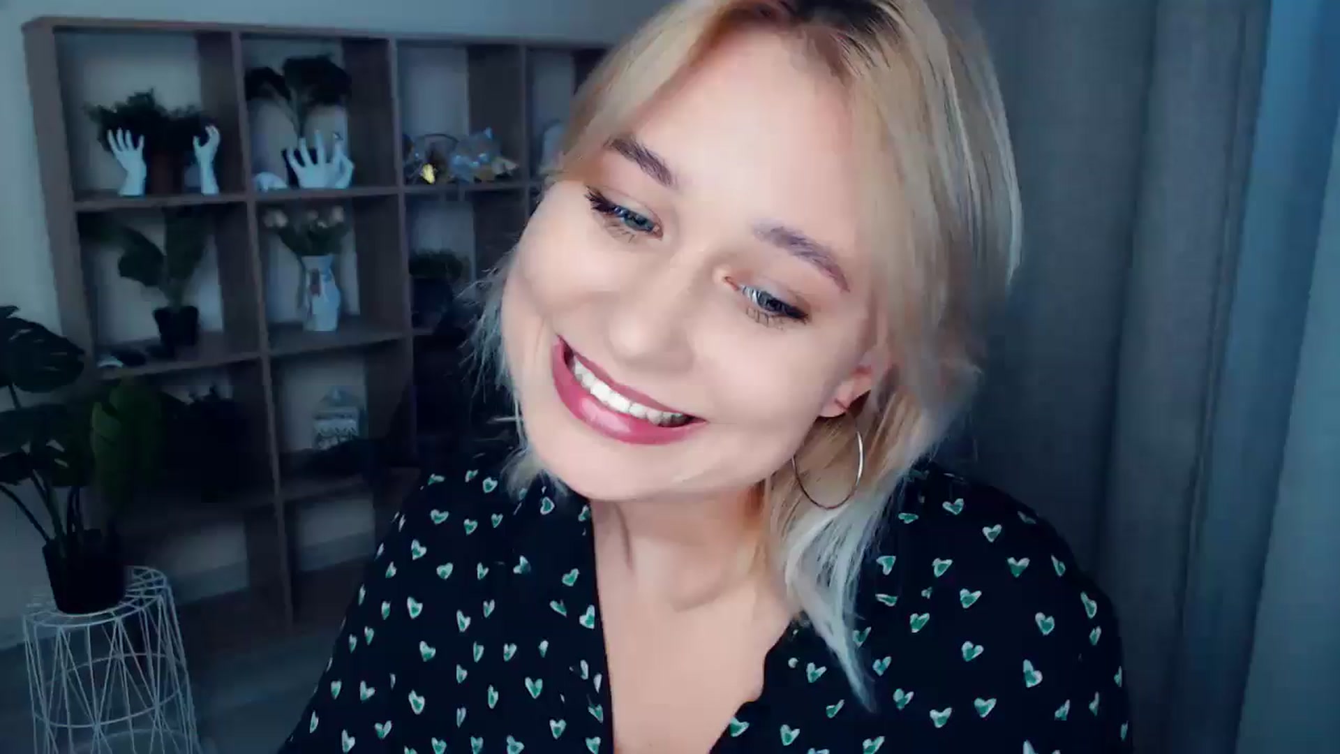 Gallery image thumbnail from Kukla_kolduna's myfreecams stream on, 09/28/2024, 15:58 image 18 of 20