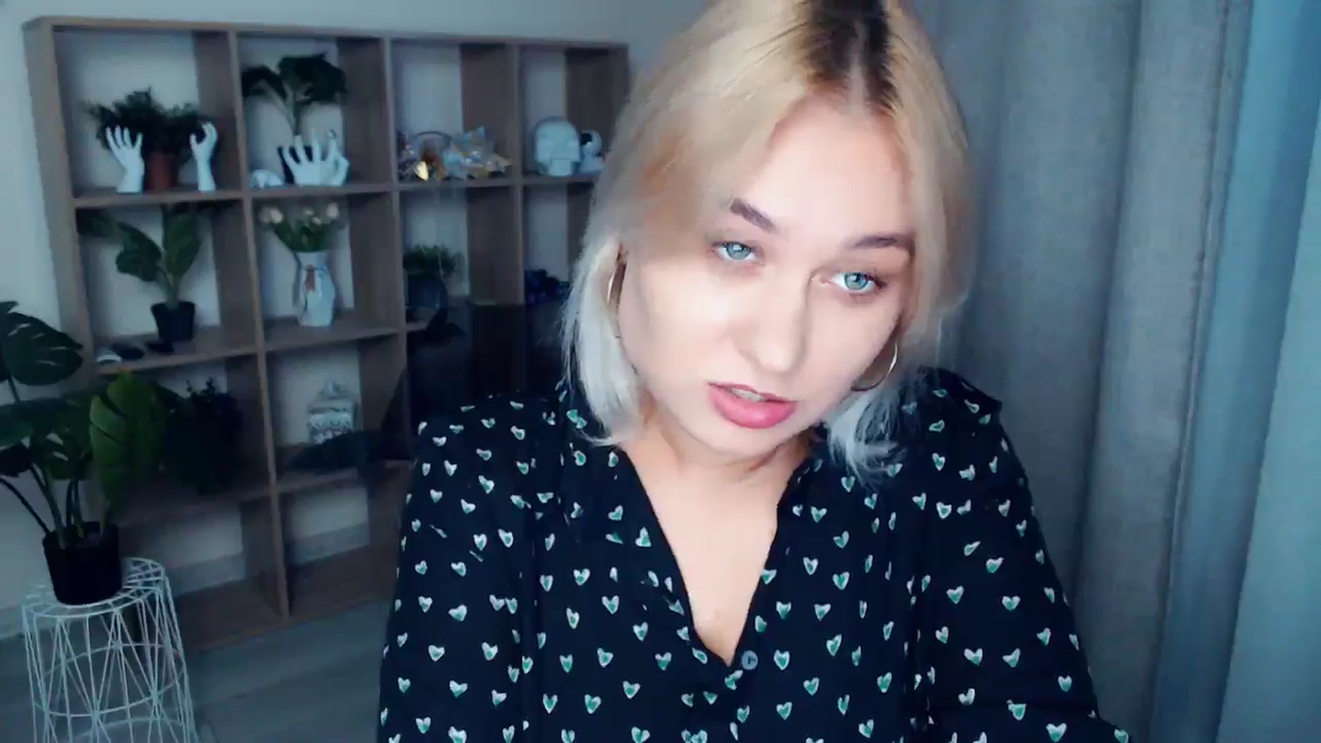 Gallery image thumbnail from Kukla_kolduna's myfreecams stream on, 09/28/2024, 15:58 image 19 of 20