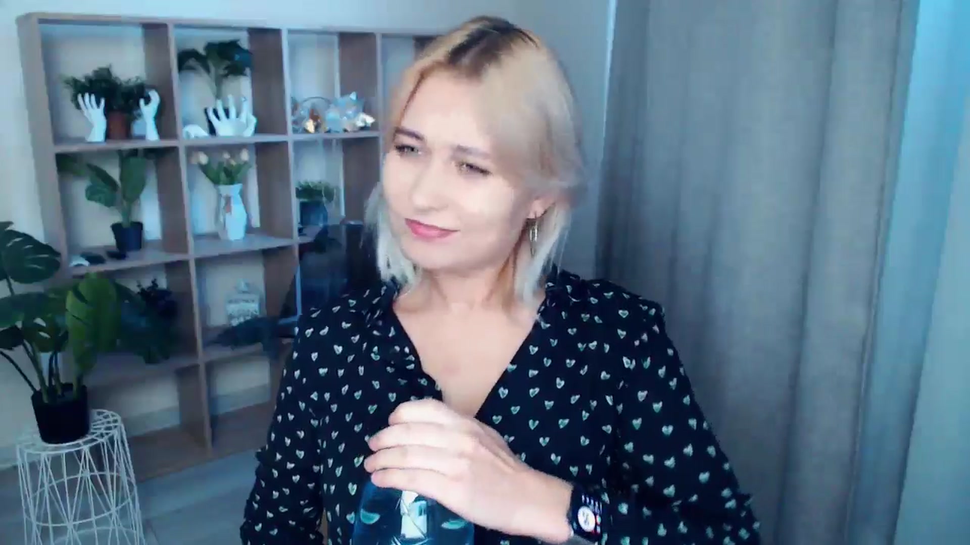 Gallery image thumbnail from Kukla_kolduna's myfreecams stream on, 09/28/2024, 15:58 image 14 of 20