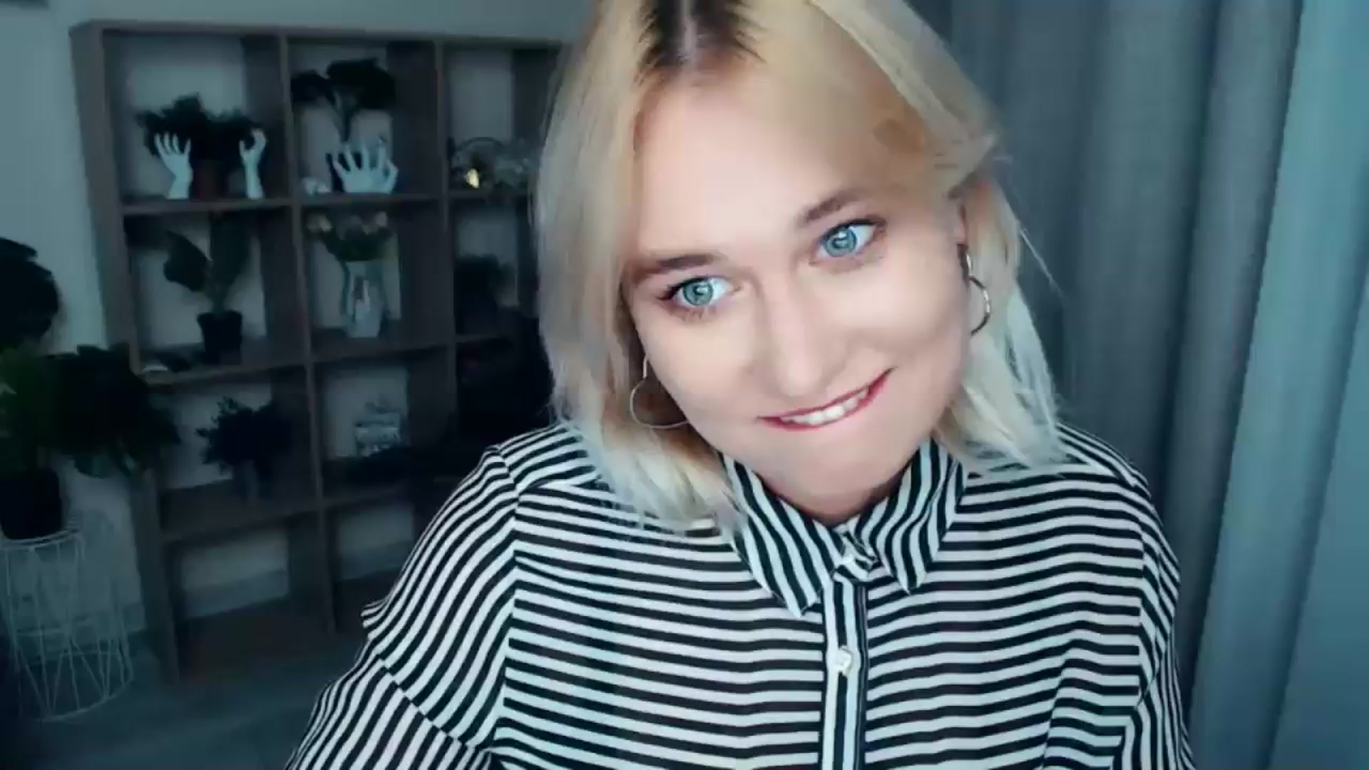 Gallery image thumbnail from Kukla_kolduna's myfreecams stream on, 09/29/2024, 16:35 image 20 of 20