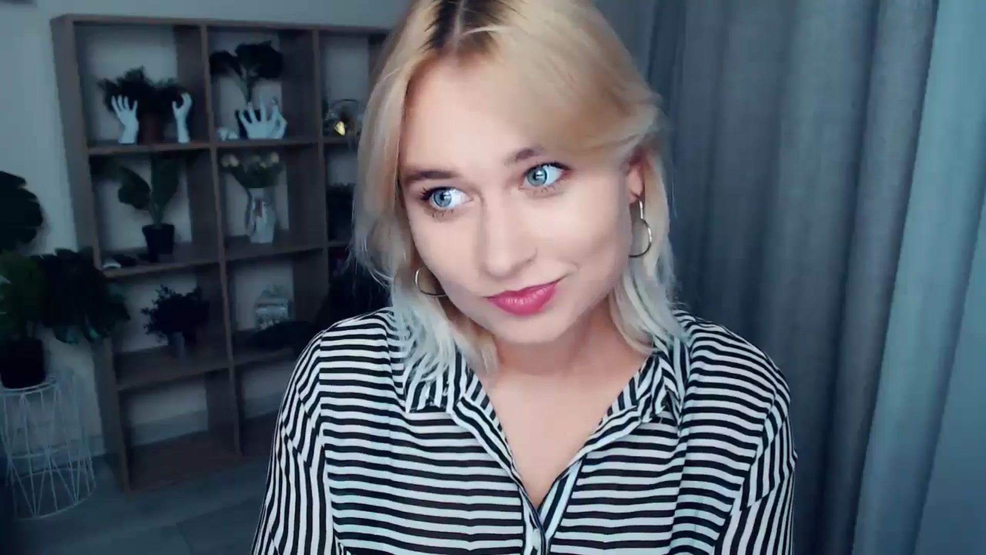 Gallery image thumbnail from Kukla_kolduna's myfreecams stream on, 09/29/2024, 16:35 image 9 of 20