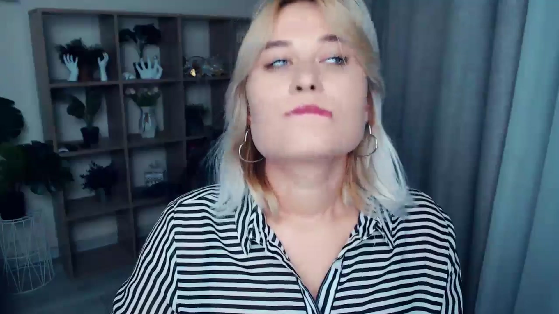Gallery image thumbnail from Kukla_kolduna's myfreecams stream on, 09/29/2024, 16:35 image 4 of 20